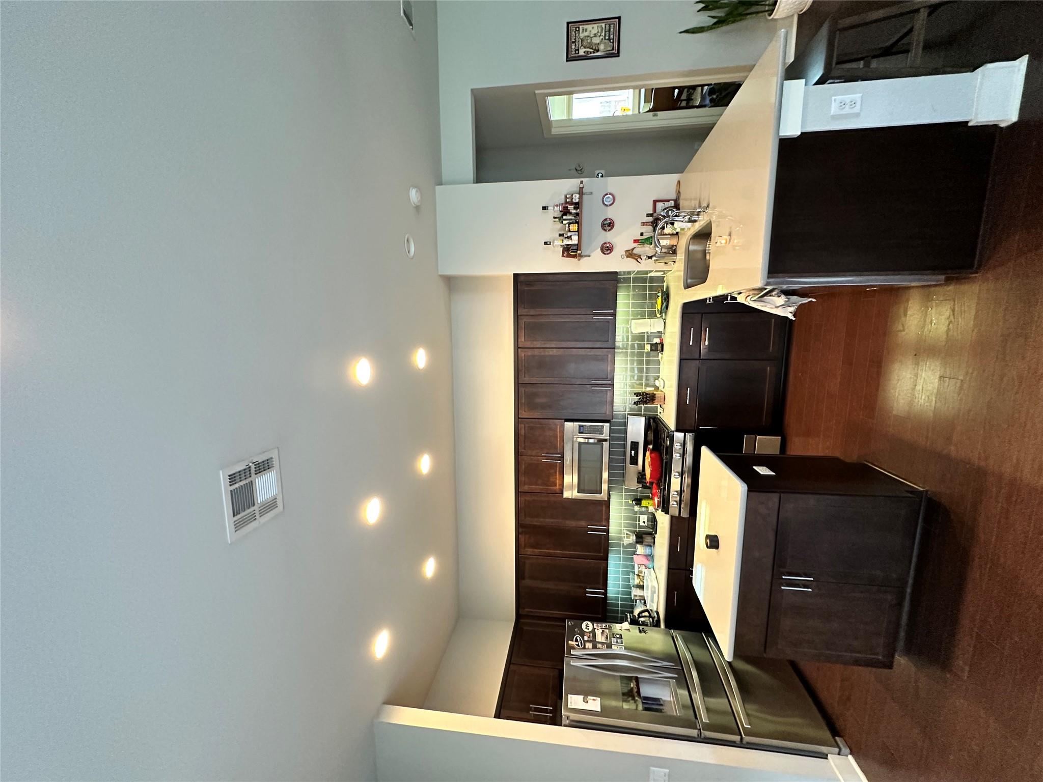 8021 Izetta Ln, Austin, TX 78744