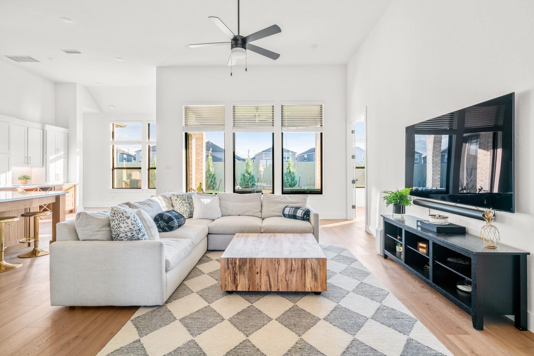 511 Irvine Cir, Liberty Hill, TX 78642