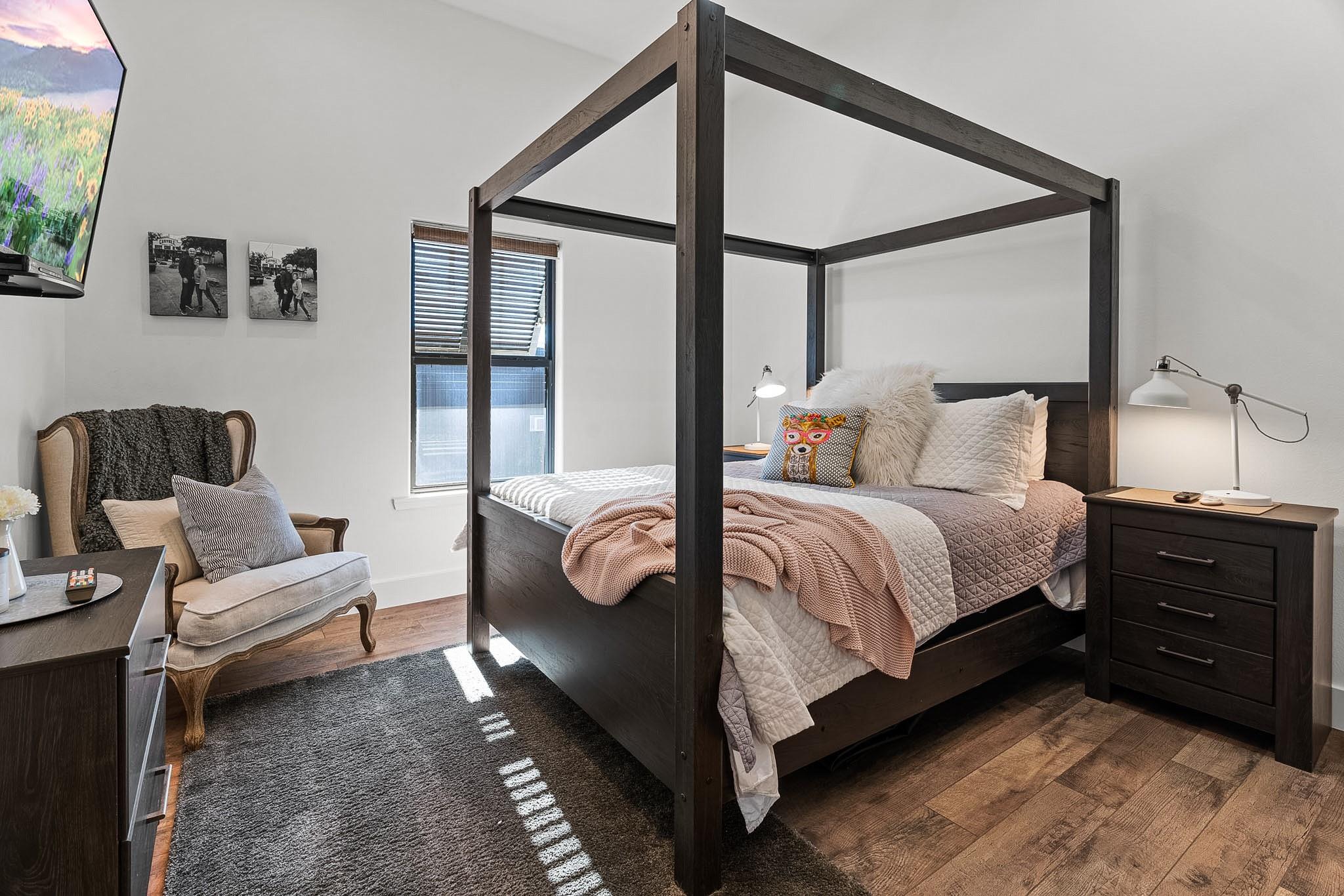 247 Diamond Cross Dr, Llano, TX 78643