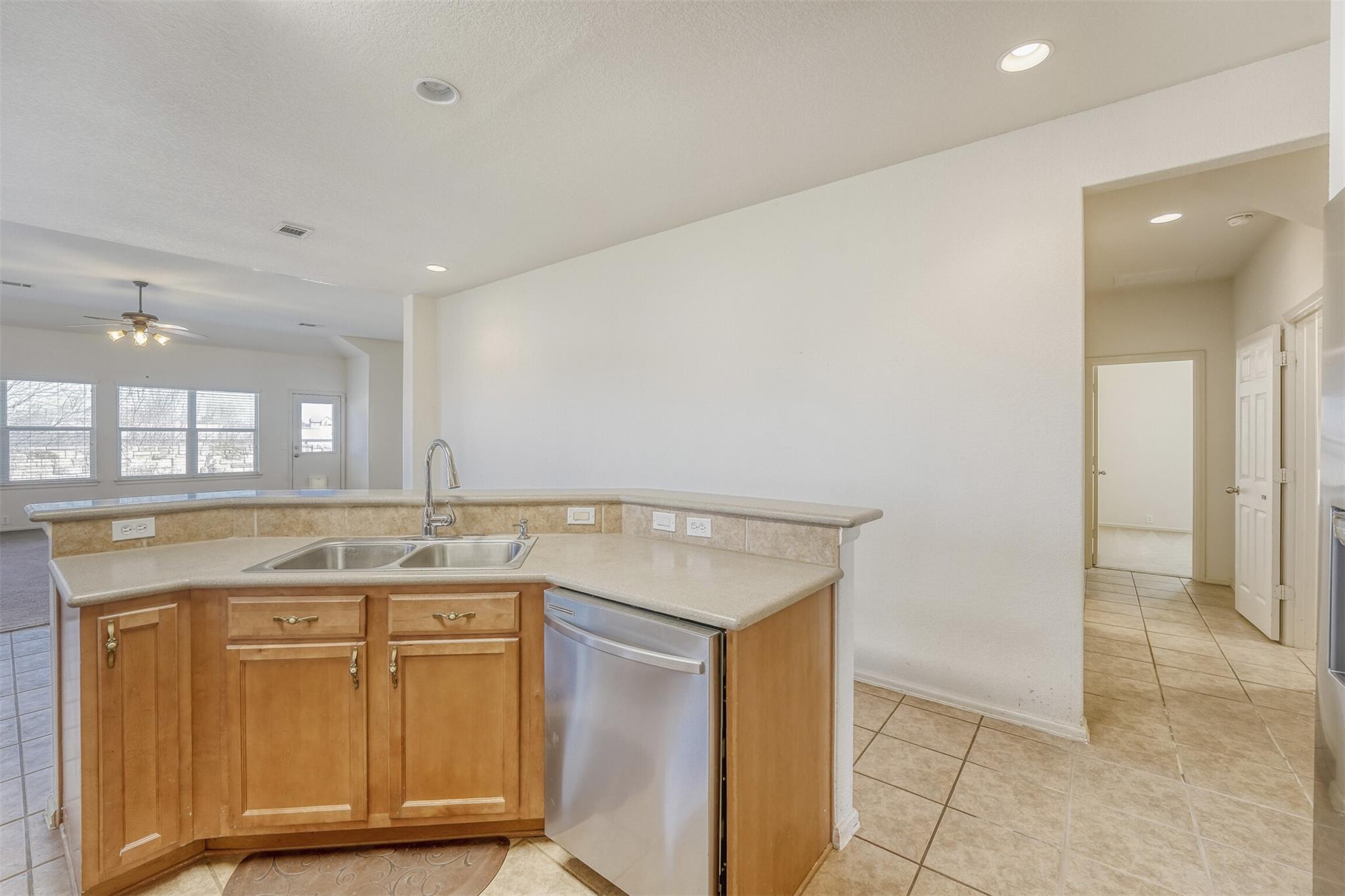 148 Hoot Owl Ln N, Leander, TX 78641