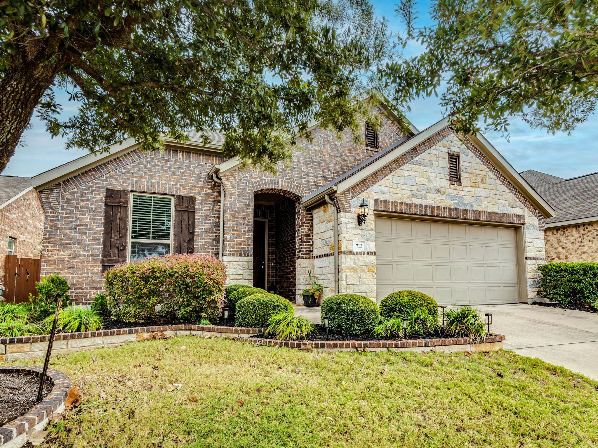 713 Vista Gardens Dr, Buda, TX 78610