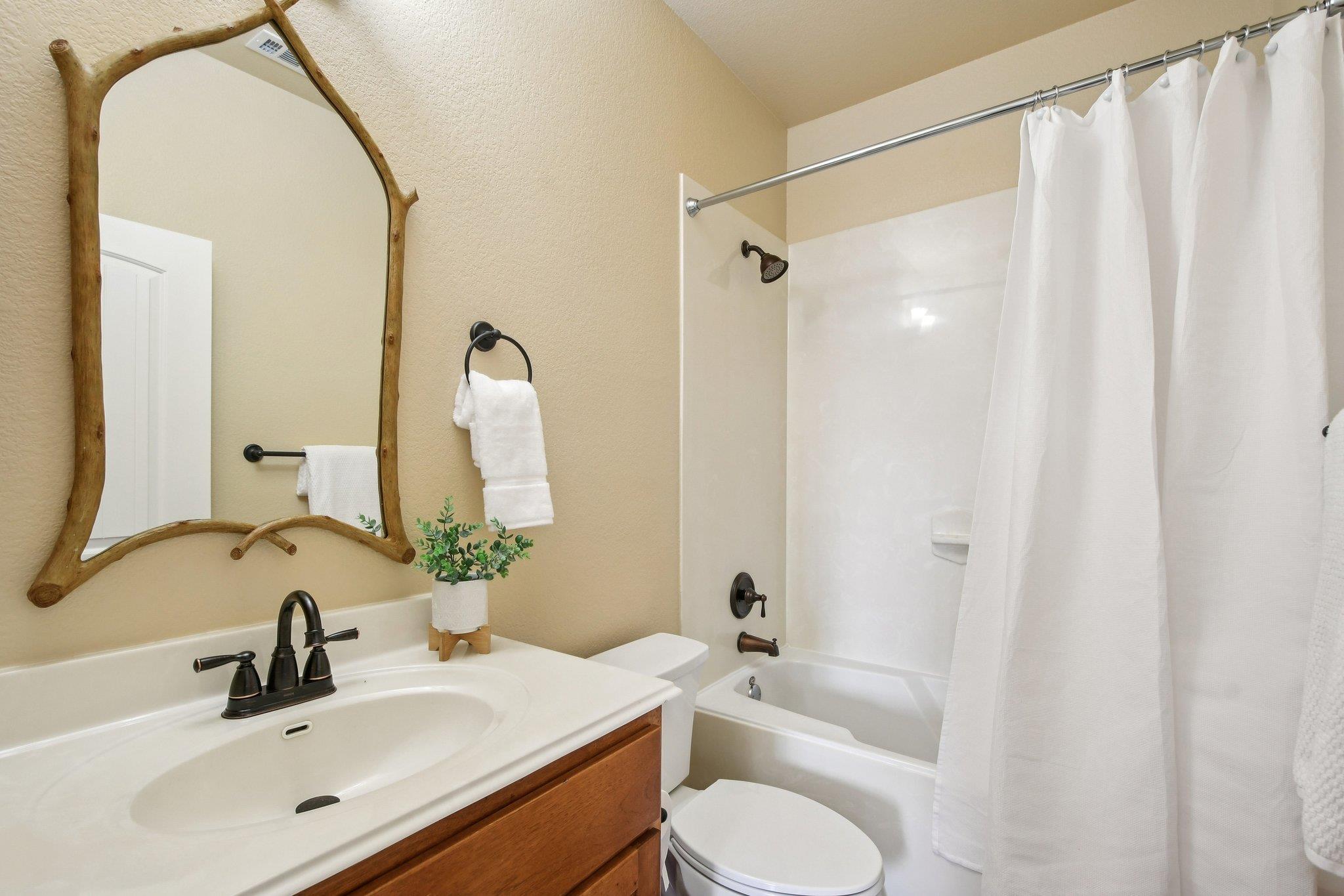 6921 Starboard Cv, Jonestown, TX 78645