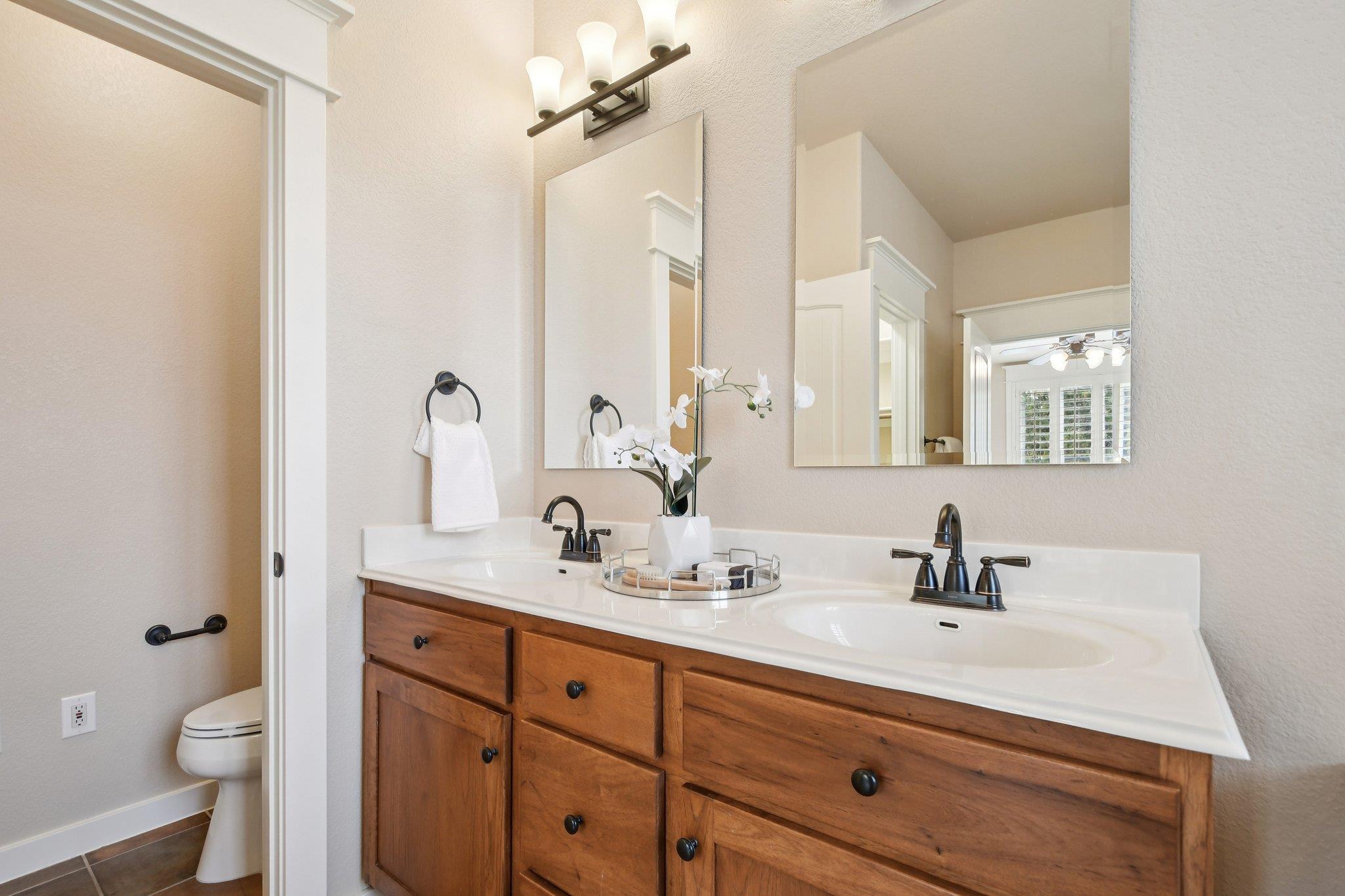 6921 Starboard Cv, Jonestown, TX 78645