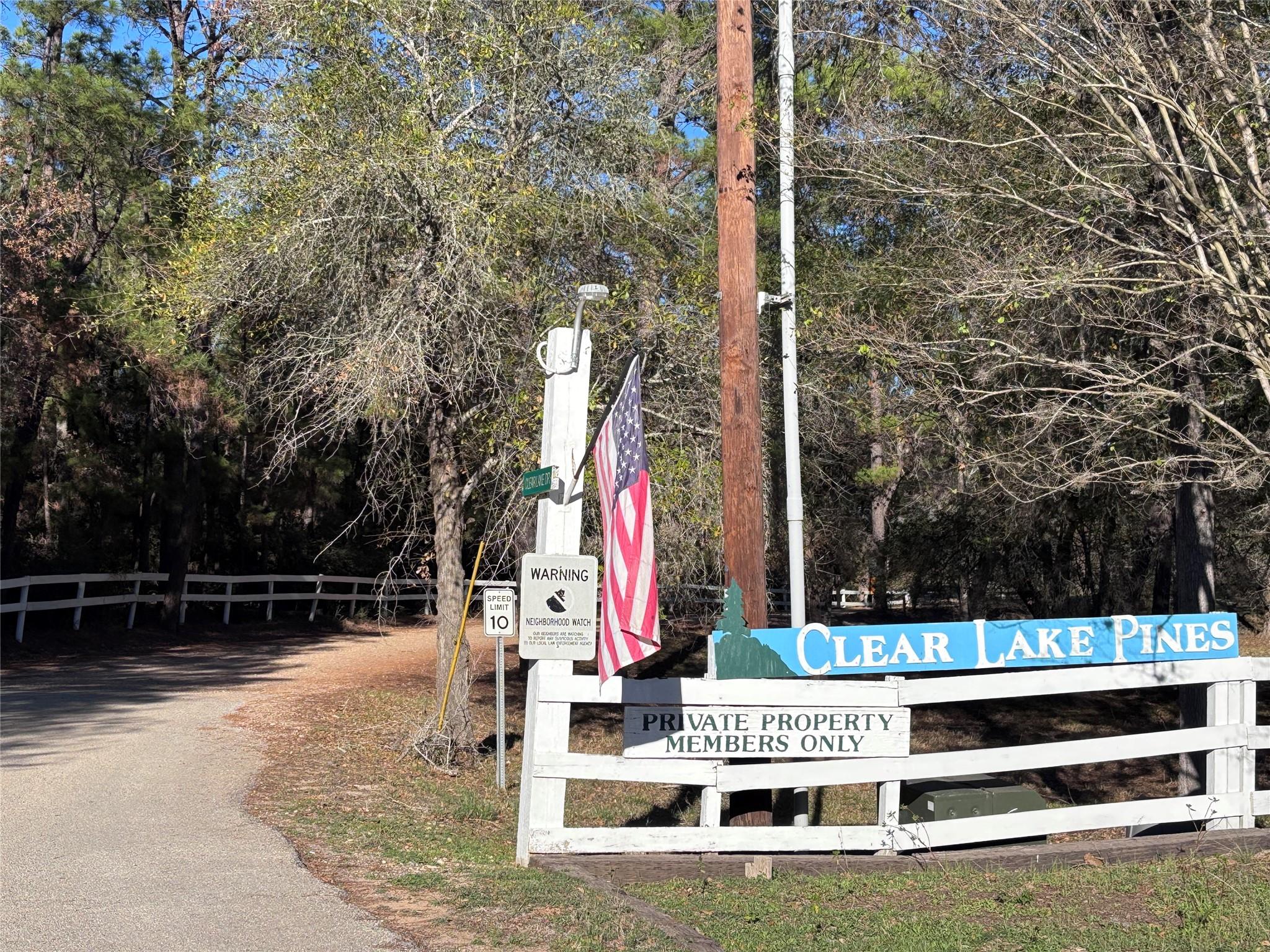 987 Stephen Ln, La Grange, TX 78945