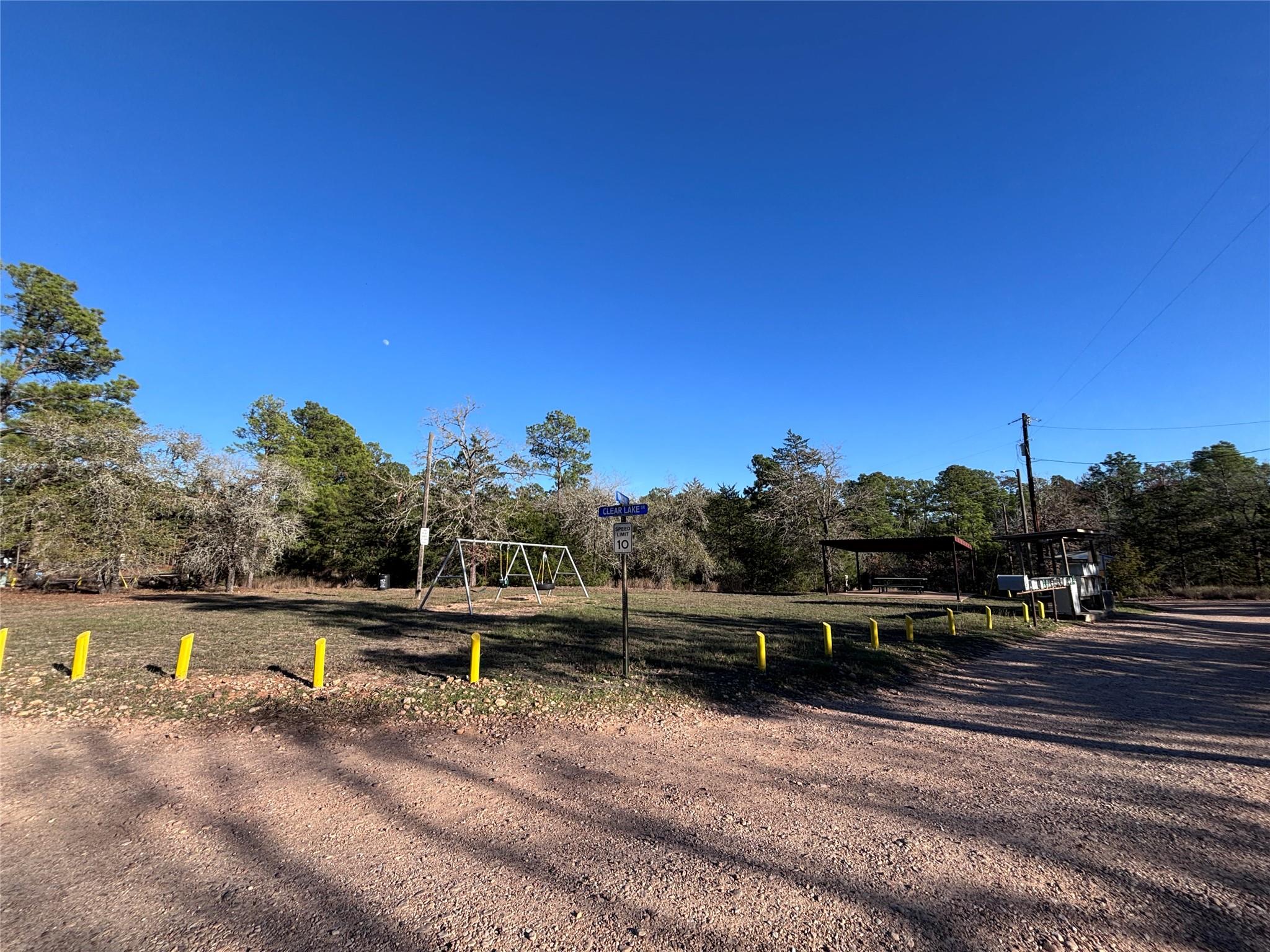 987 Stephen Ln, La Grange, TX 78945