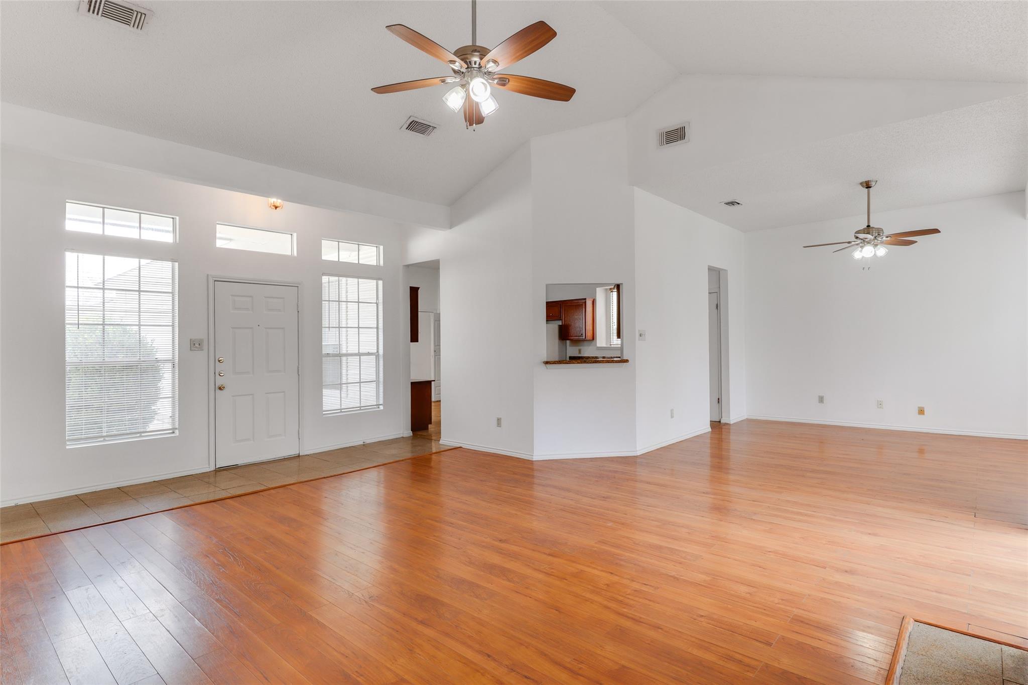 12606 Hunters Chase Dr, Austin, TX 78729