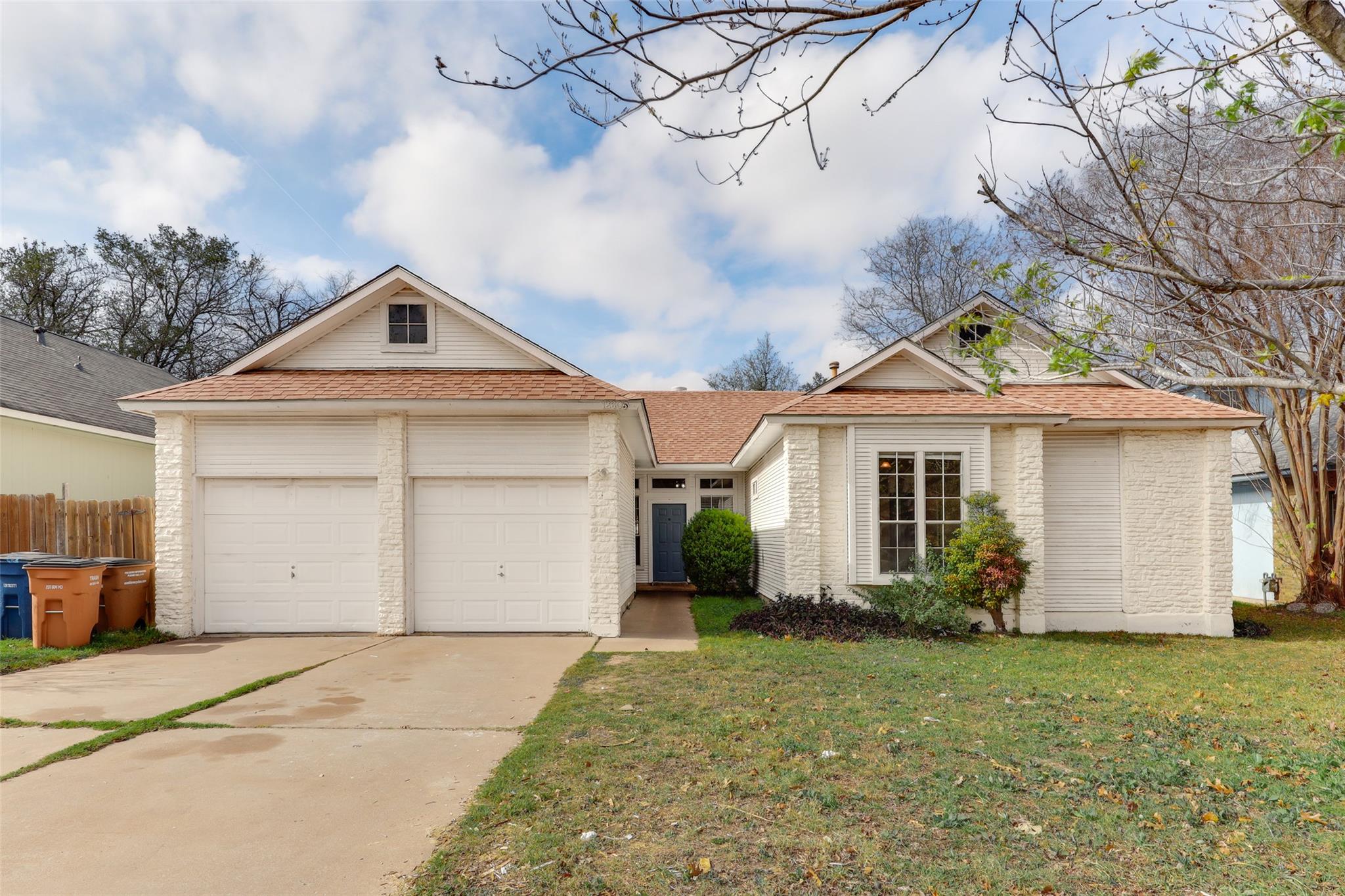 12606 Hunters Chase Dr, Austin, TX 78729