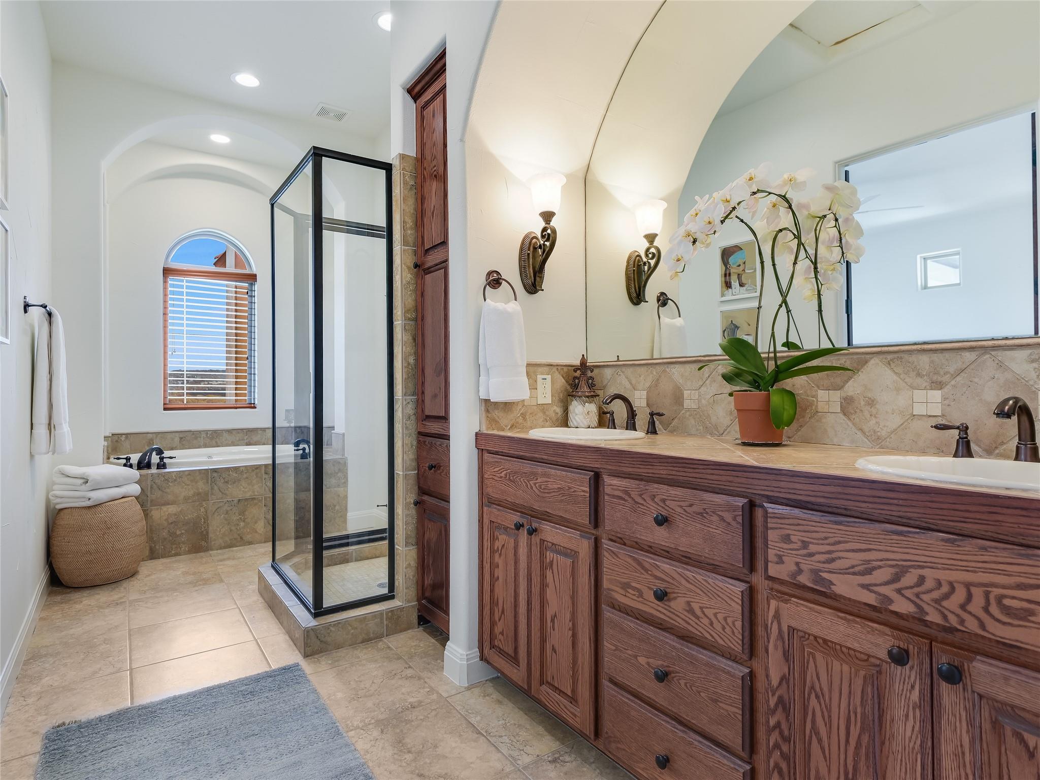 17545 E Reed Parks Rd # 5, Jonestown, TX 78645