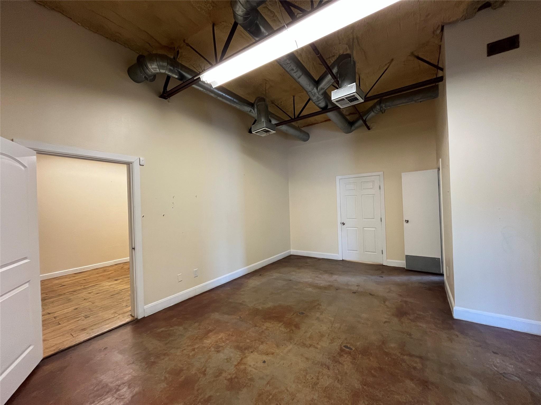 513 Thompson Ln, Austin, TX 78742