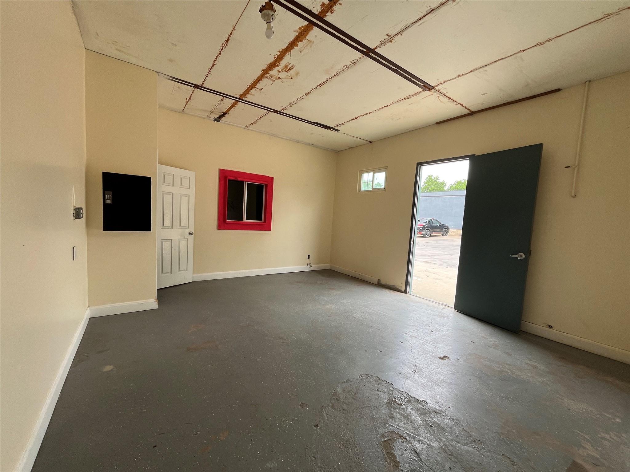 513 Thompson Ln, Austin, TX 78742