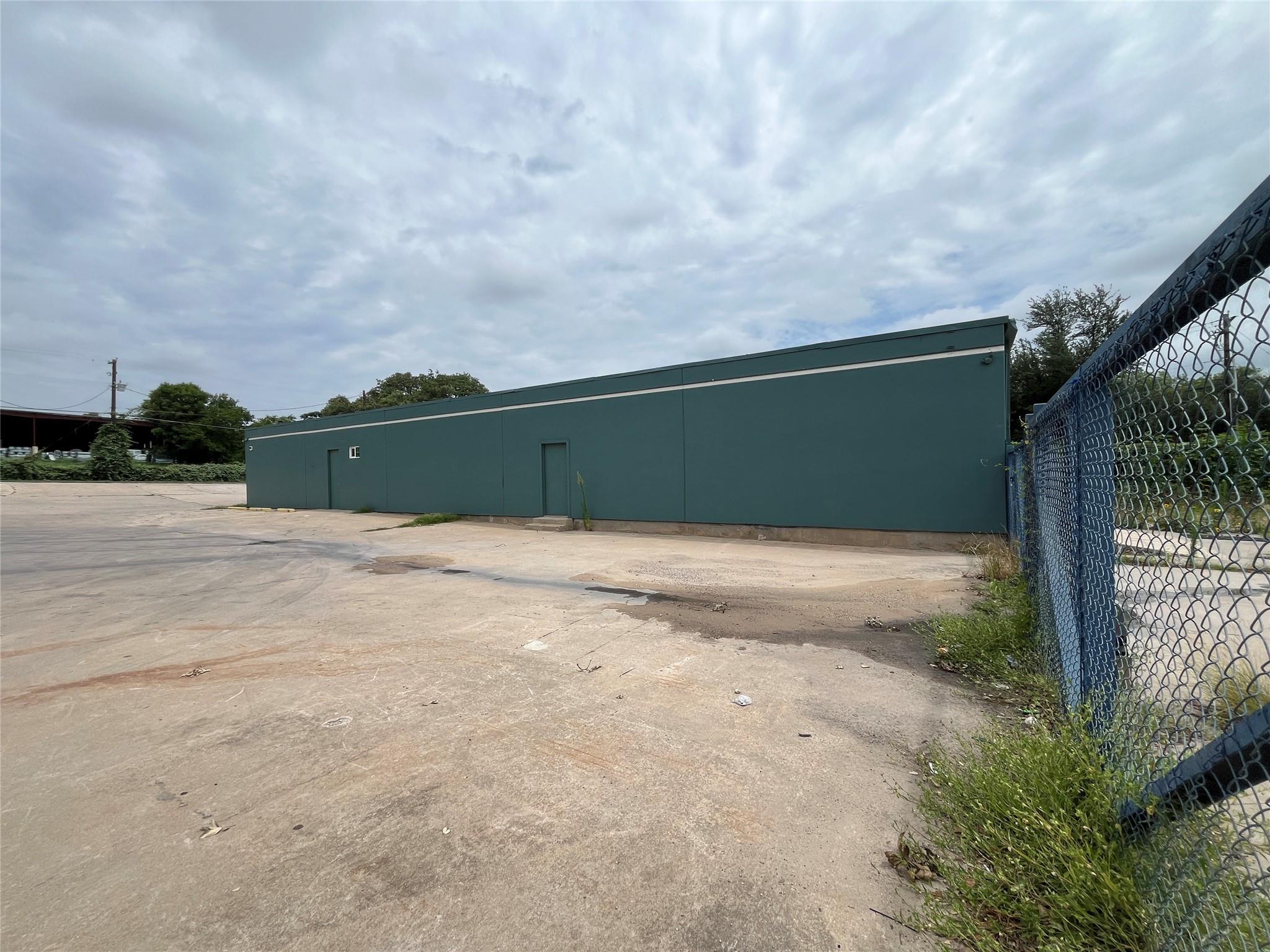 513 Thompson Ln, Austin, TX 78742