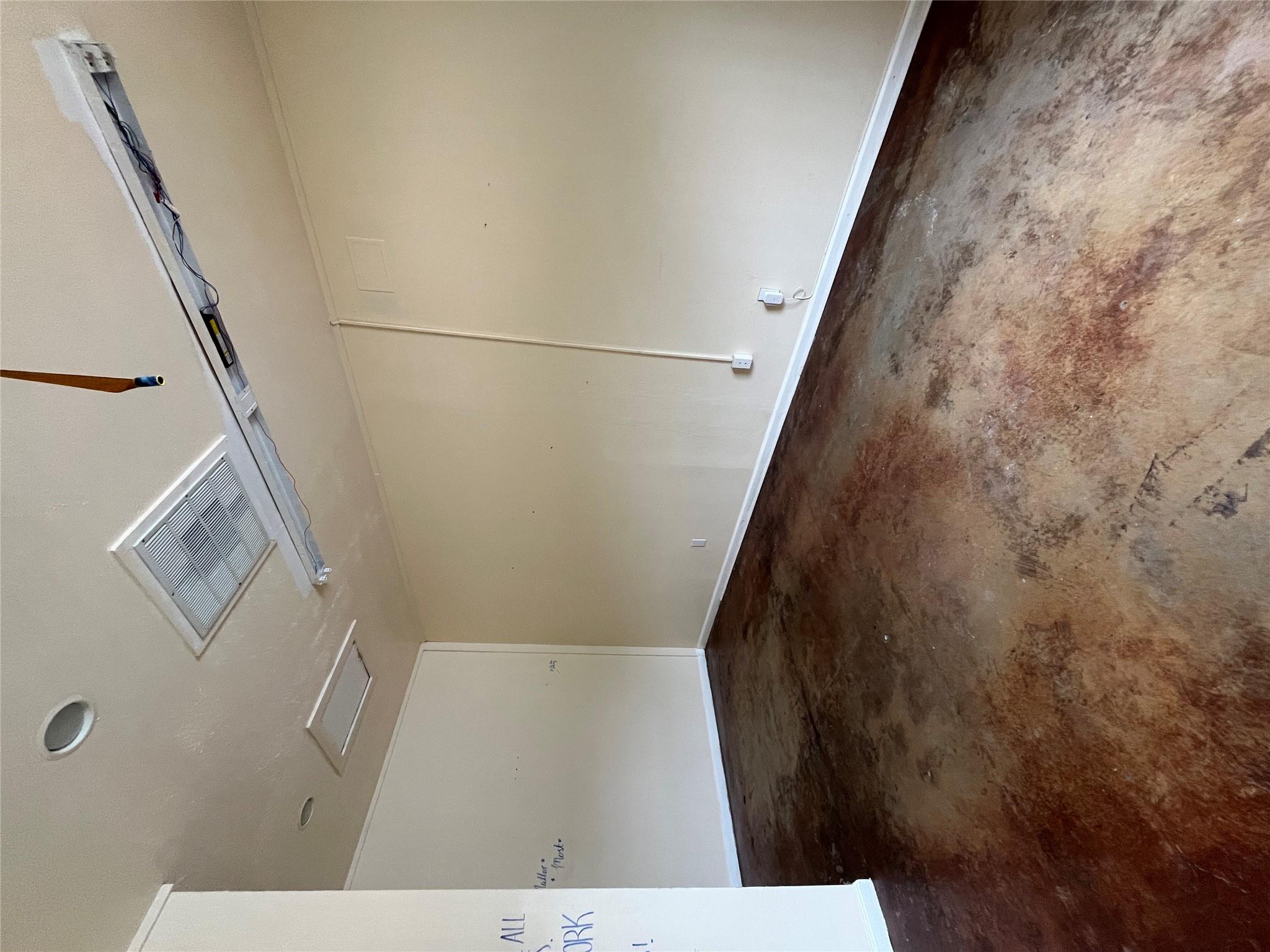 513 Thompson Ln, Austin, TX 78742