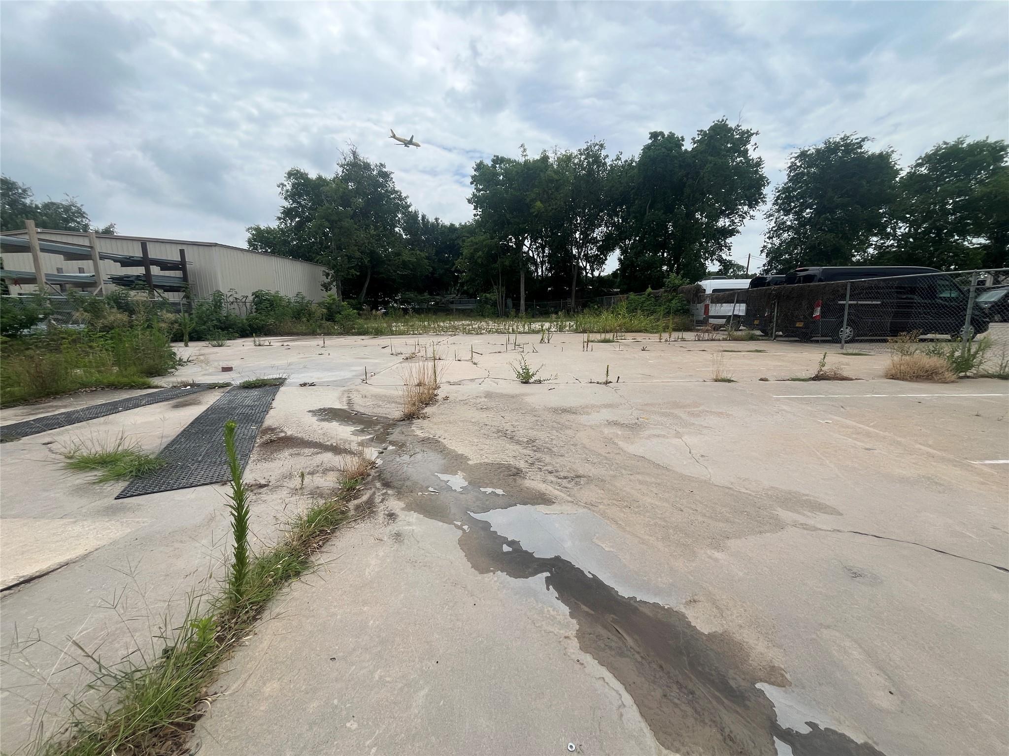 513 Thompson Ln, Austin, TX 78742