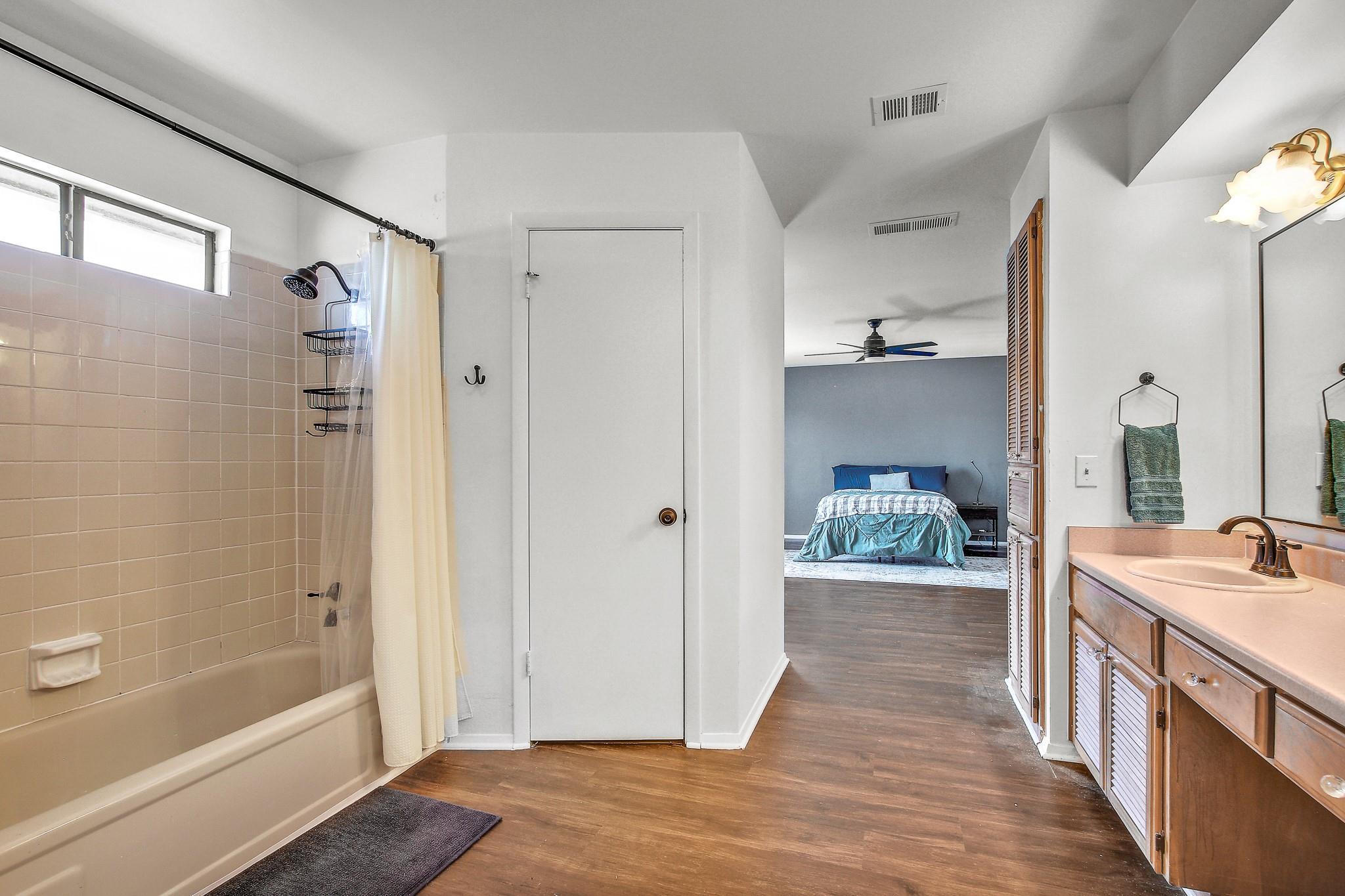 8925 North Plz # 69, Austin, TX 78753