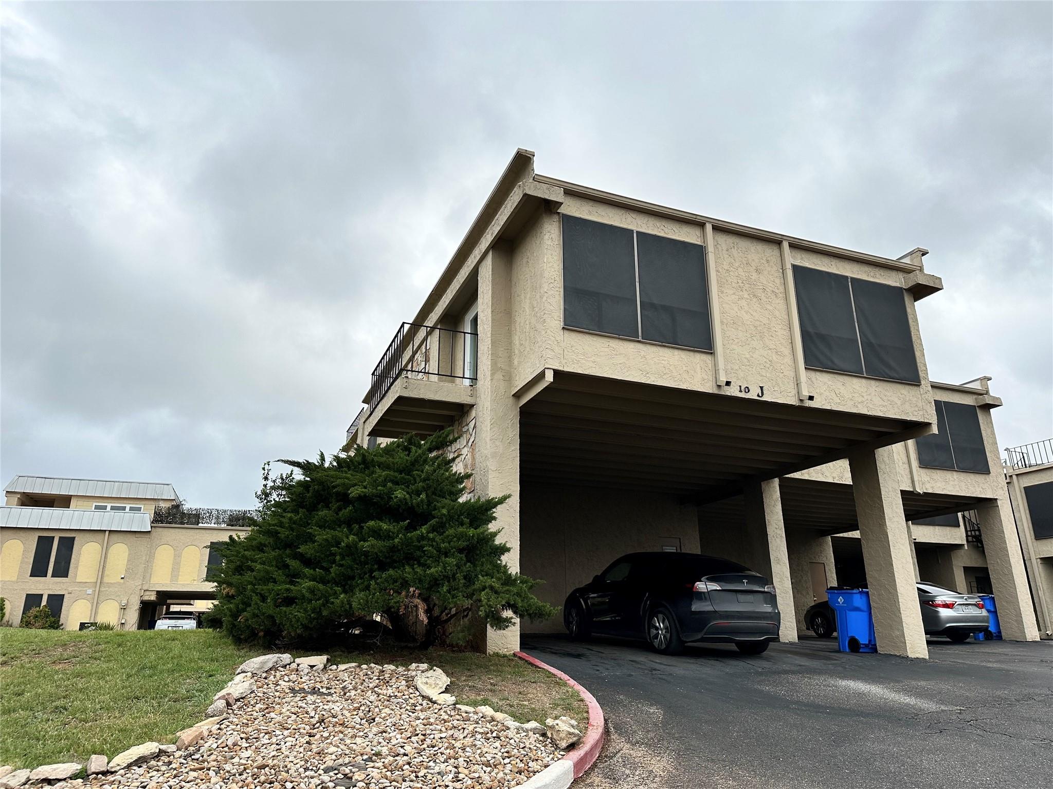 5916 Lago Vista Way # B-10 UP, Lago Vista, TX 78645