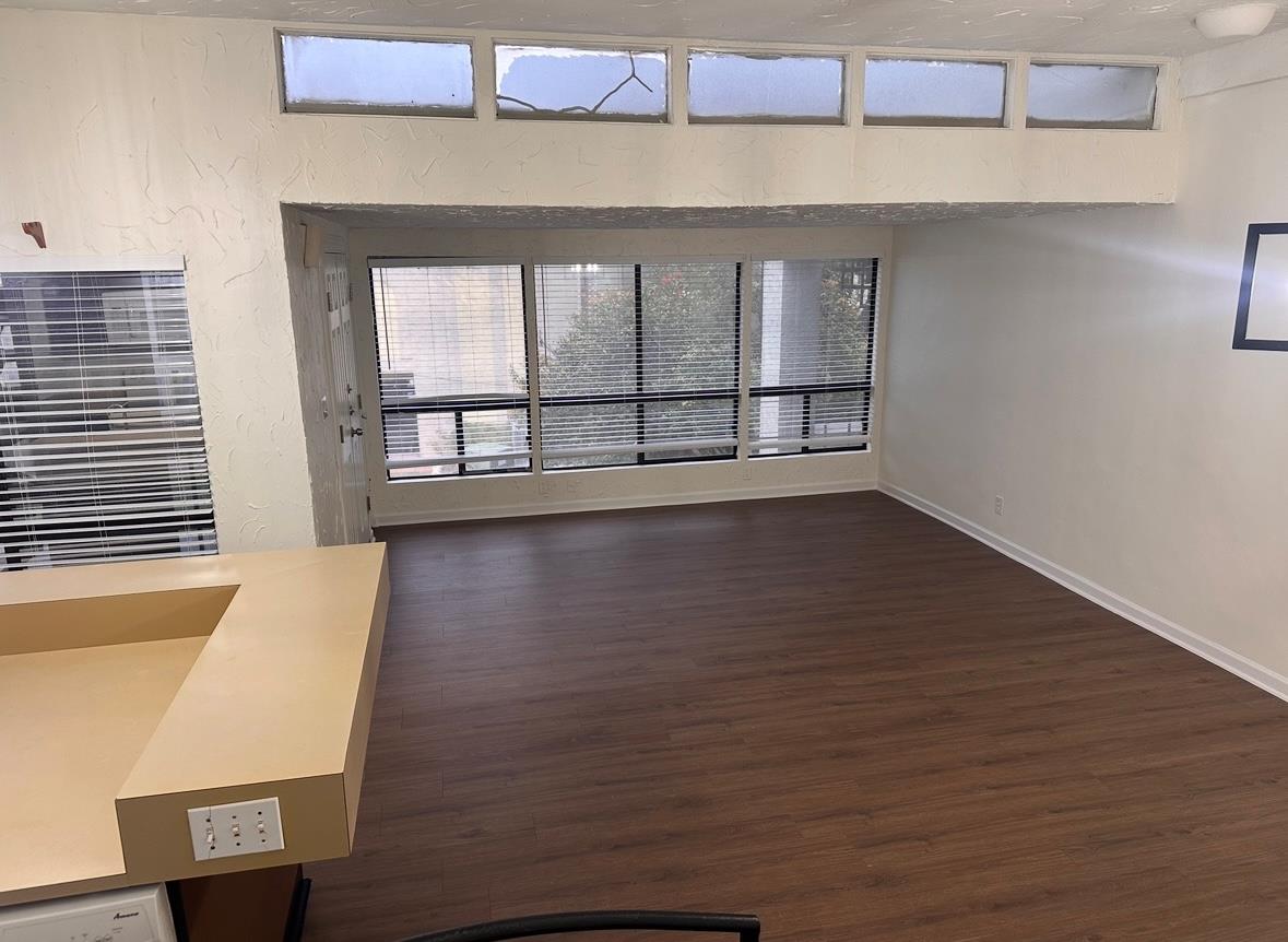 5916 Lago Vista Way # B-10 UP, Lago Vista, TX 78645