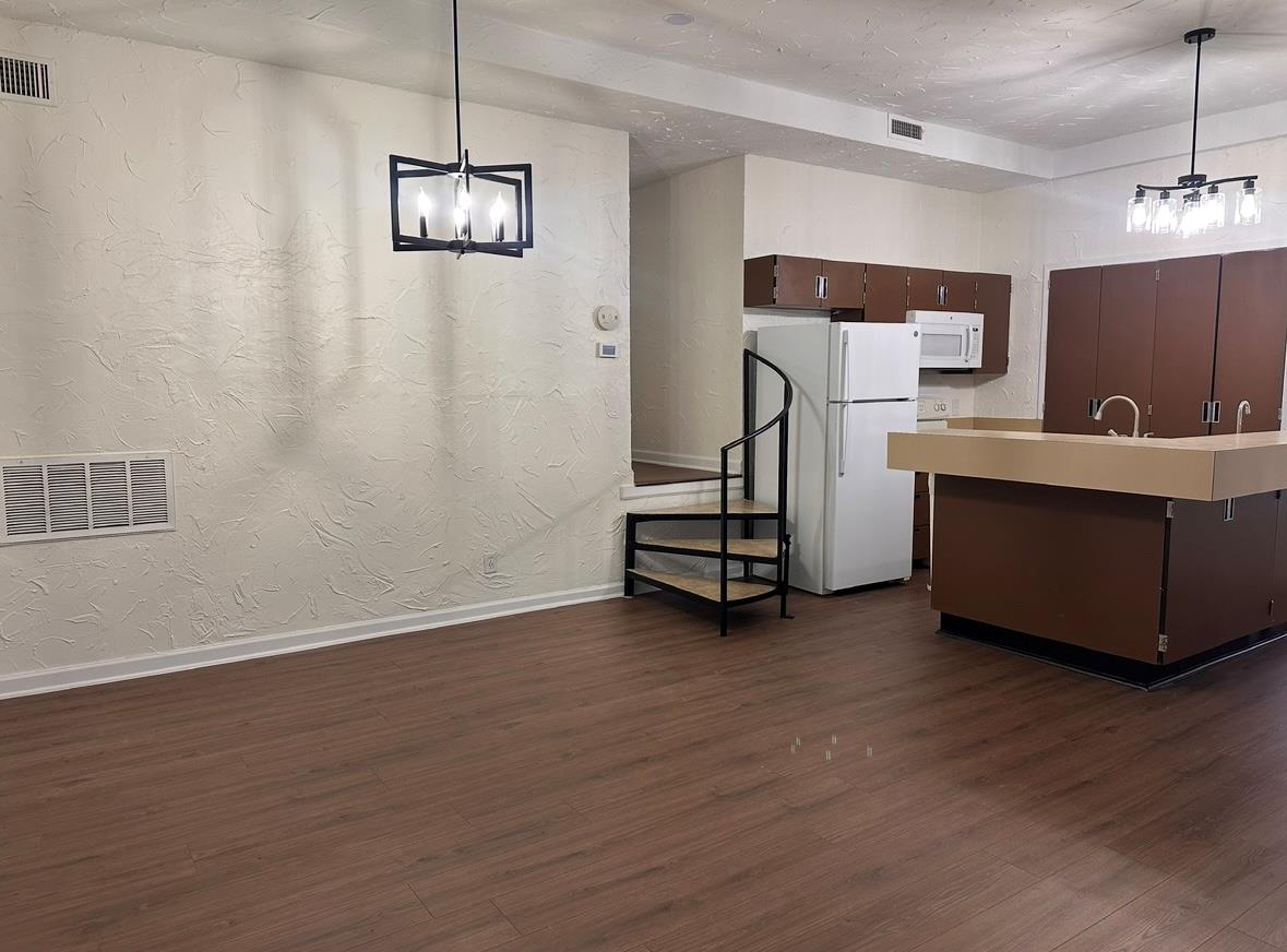 5916 Lago Vista Way # B-10 UP, Lago Vista, TX 78645