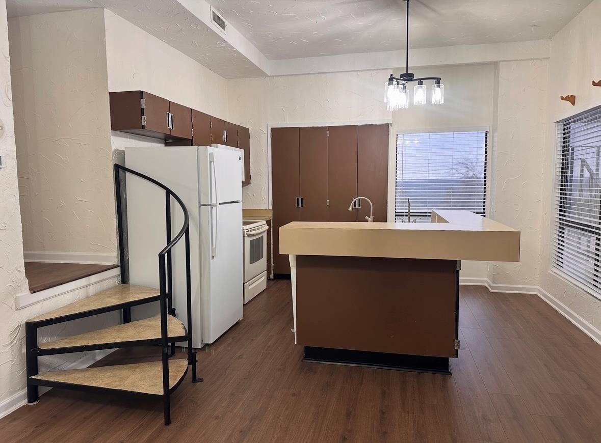 5916 Lago Vista Way # B-10 UP, Lago Vista, TX 78645