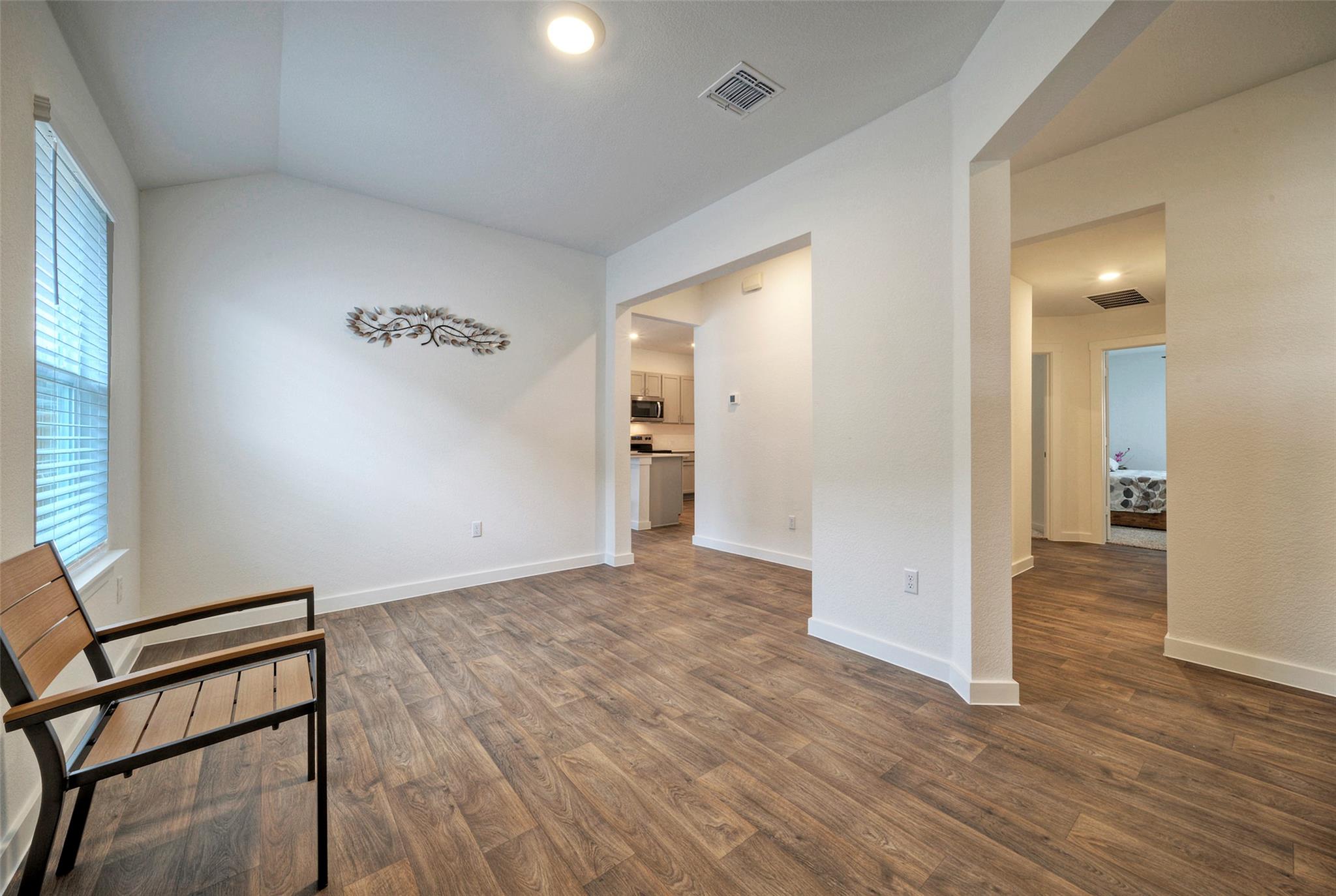 305 ELM CREEK Dr, Hutto, TX 78634