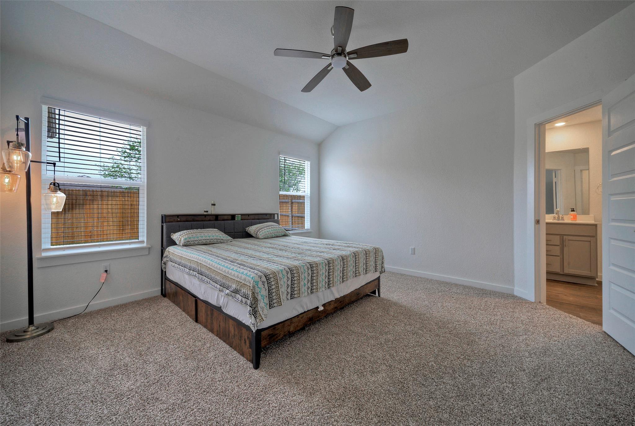 305 ELM CREEK Dr, Hutto, TX 78634