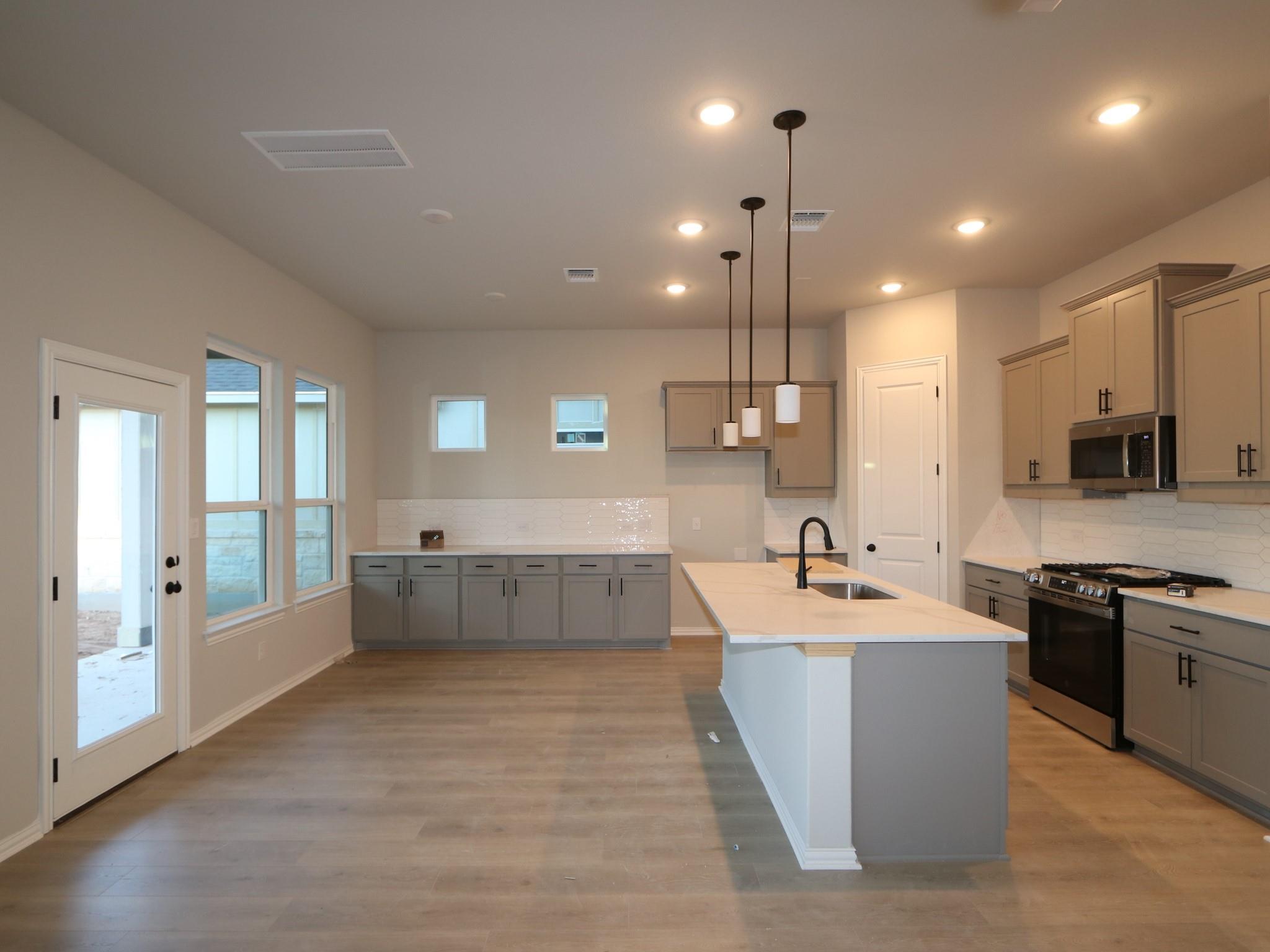 186 Grayson Elm Pass, Dripping Springs, TX 78620