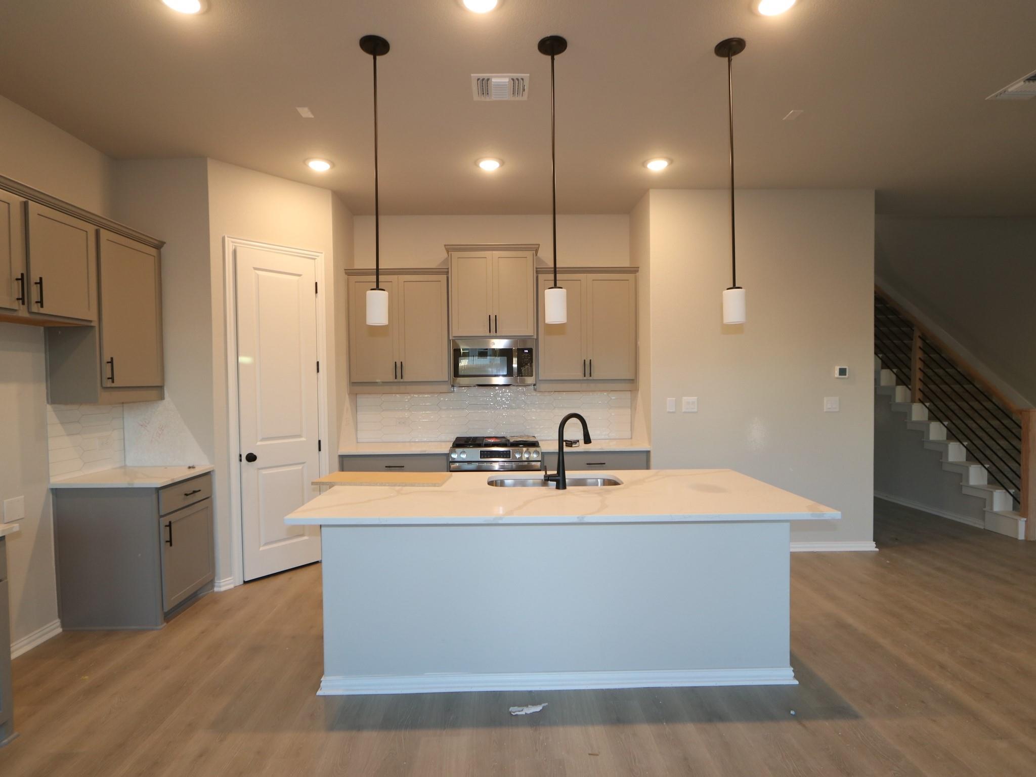 186 Grayson Elm Pass, Dripping Springs, TX 78620