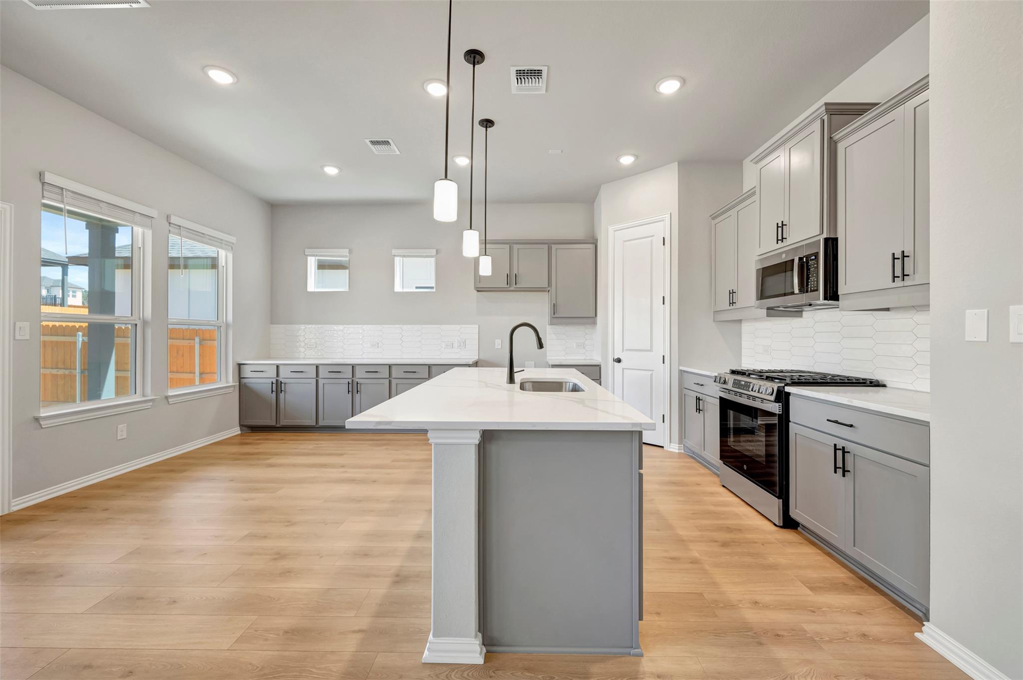 186 Grayson Elm Pass, Dripping Springs, TX 78620