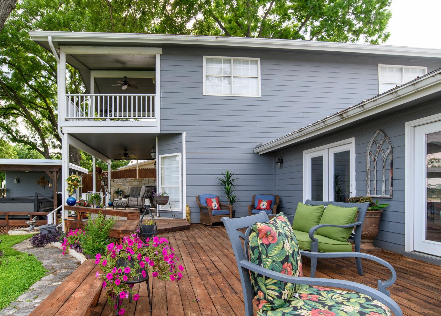 1912 Bluebonnet Ln, Kingsland, TX 78639