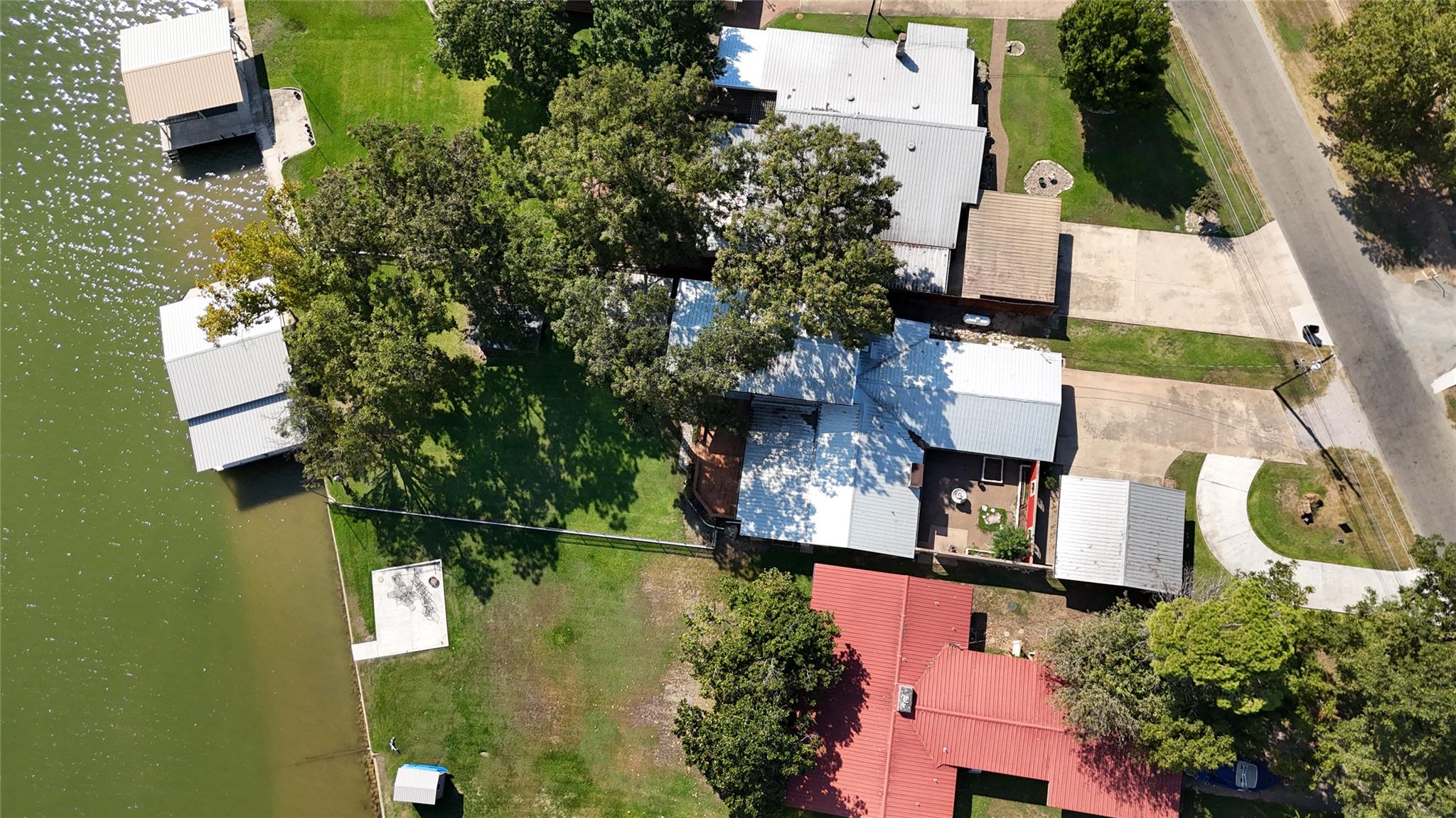 1912 Bluebonnet Ln, Kingsland, TX 78639