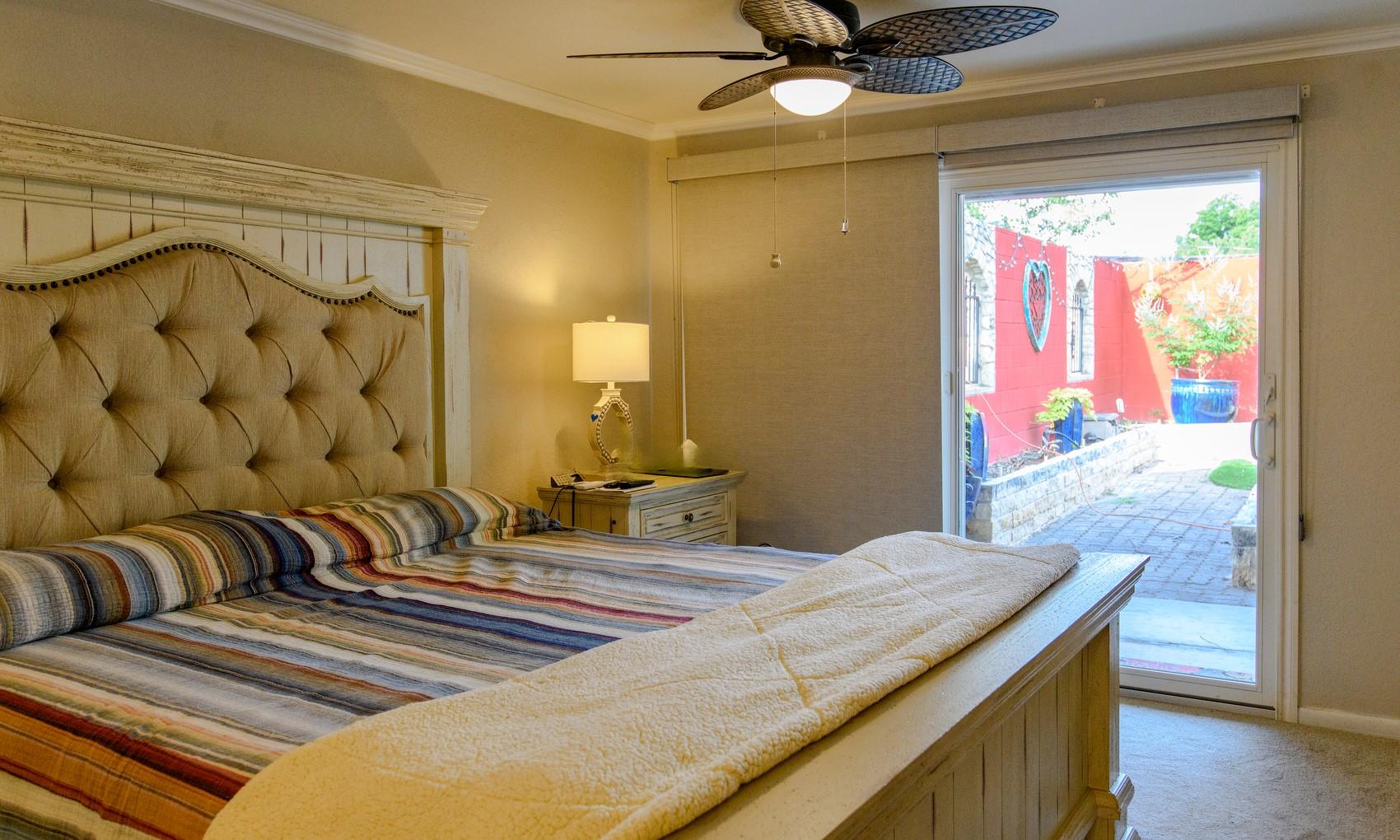 1912 Bluebonnet Ln, Kingsland, TX 78639