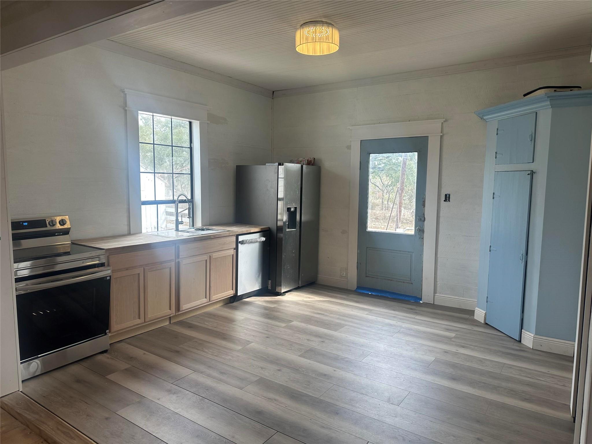 543 Narrows Rd, Blanco, TX 78606