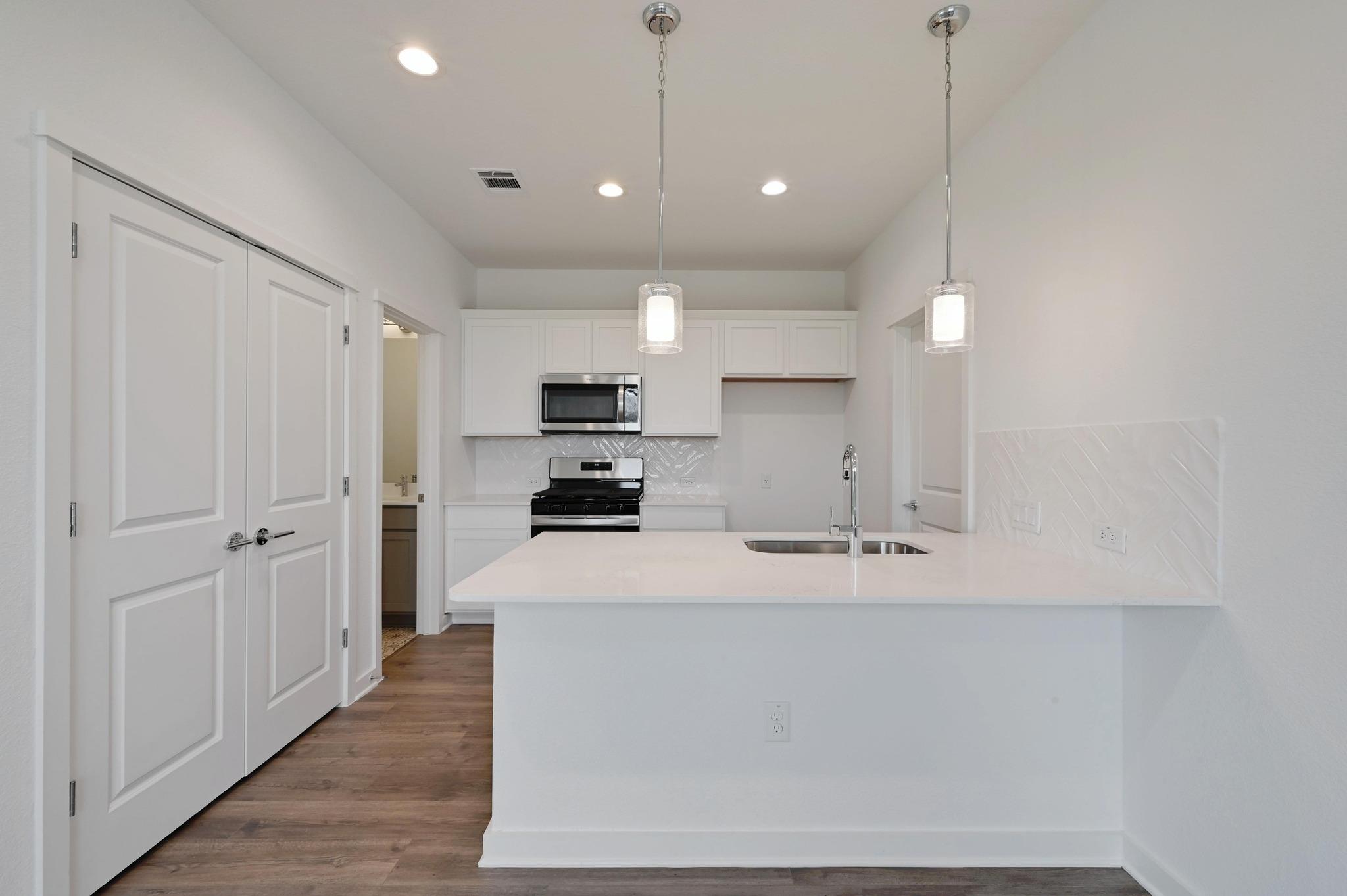 458 Orleanian Dr # B, Buda, TX 78610