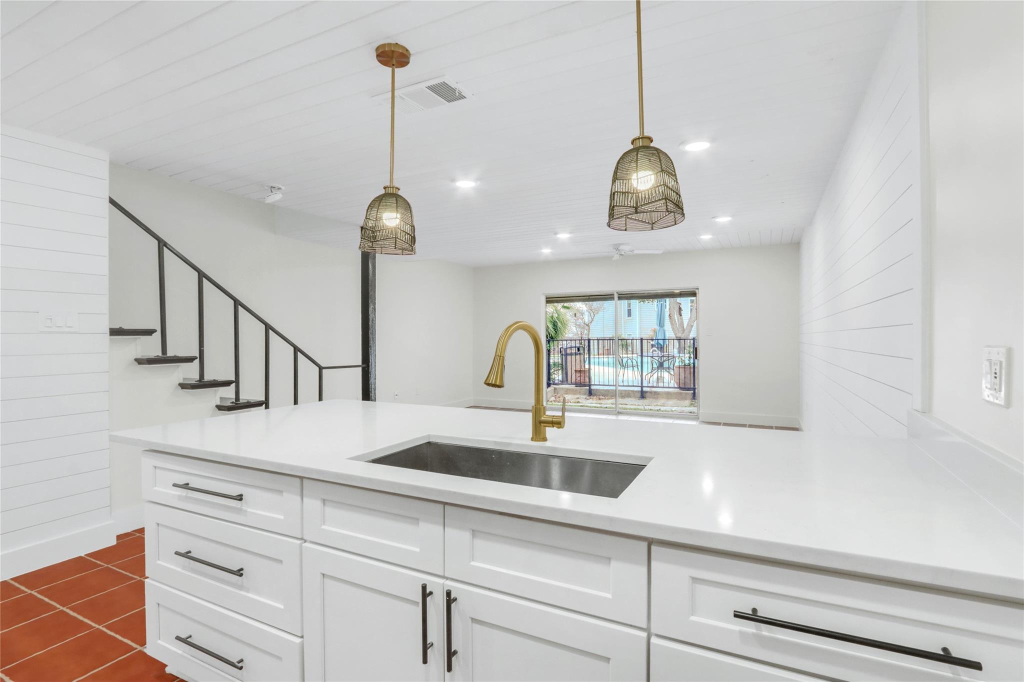 551 Terminal Loop Rd # B3, McQueeney, TX 78123