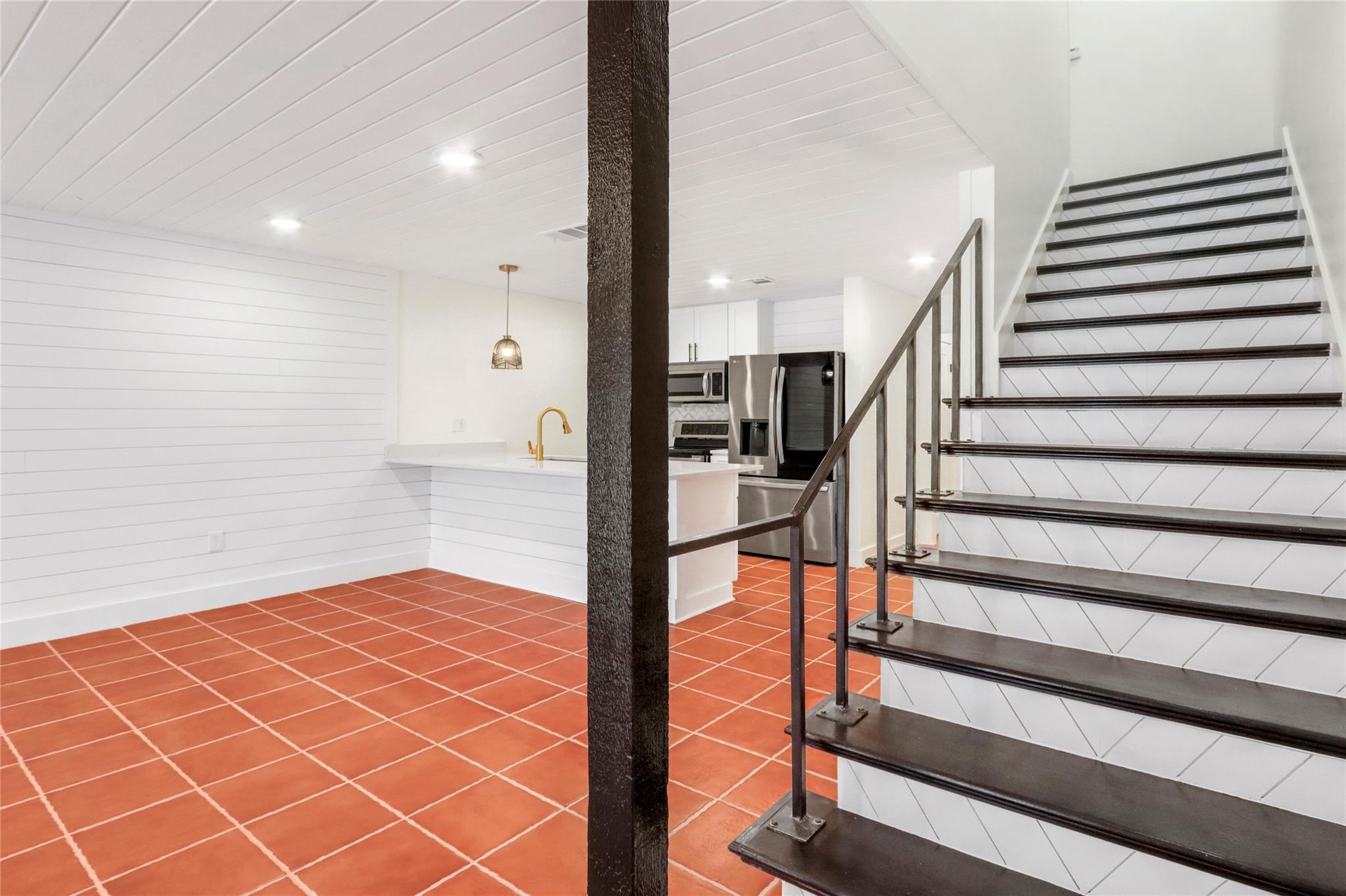 551 Terminal Loop Rd # B3, McQueeney, TX 78123