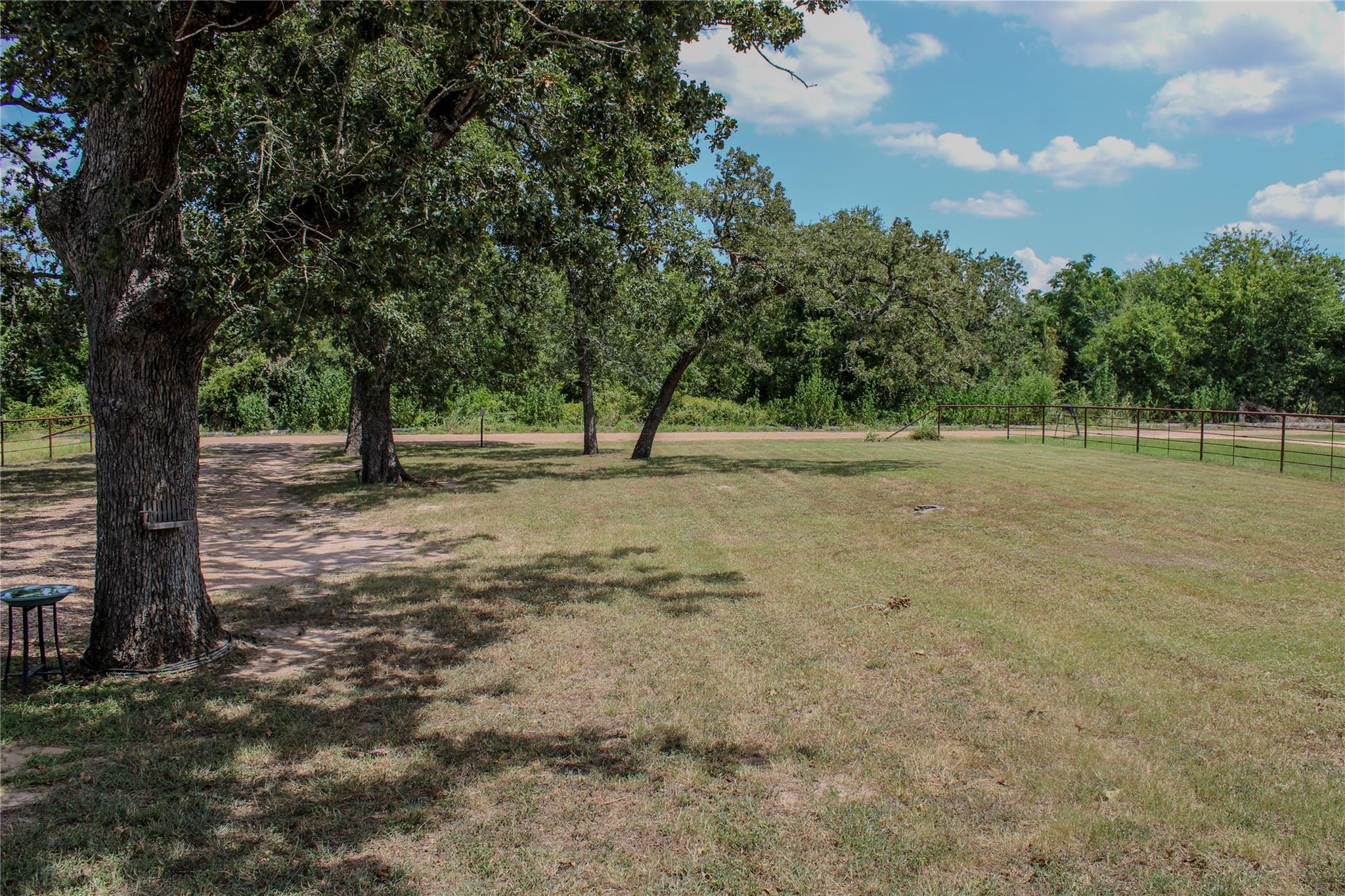 130 Sugar Hill Rd, Carmine, TX 78932