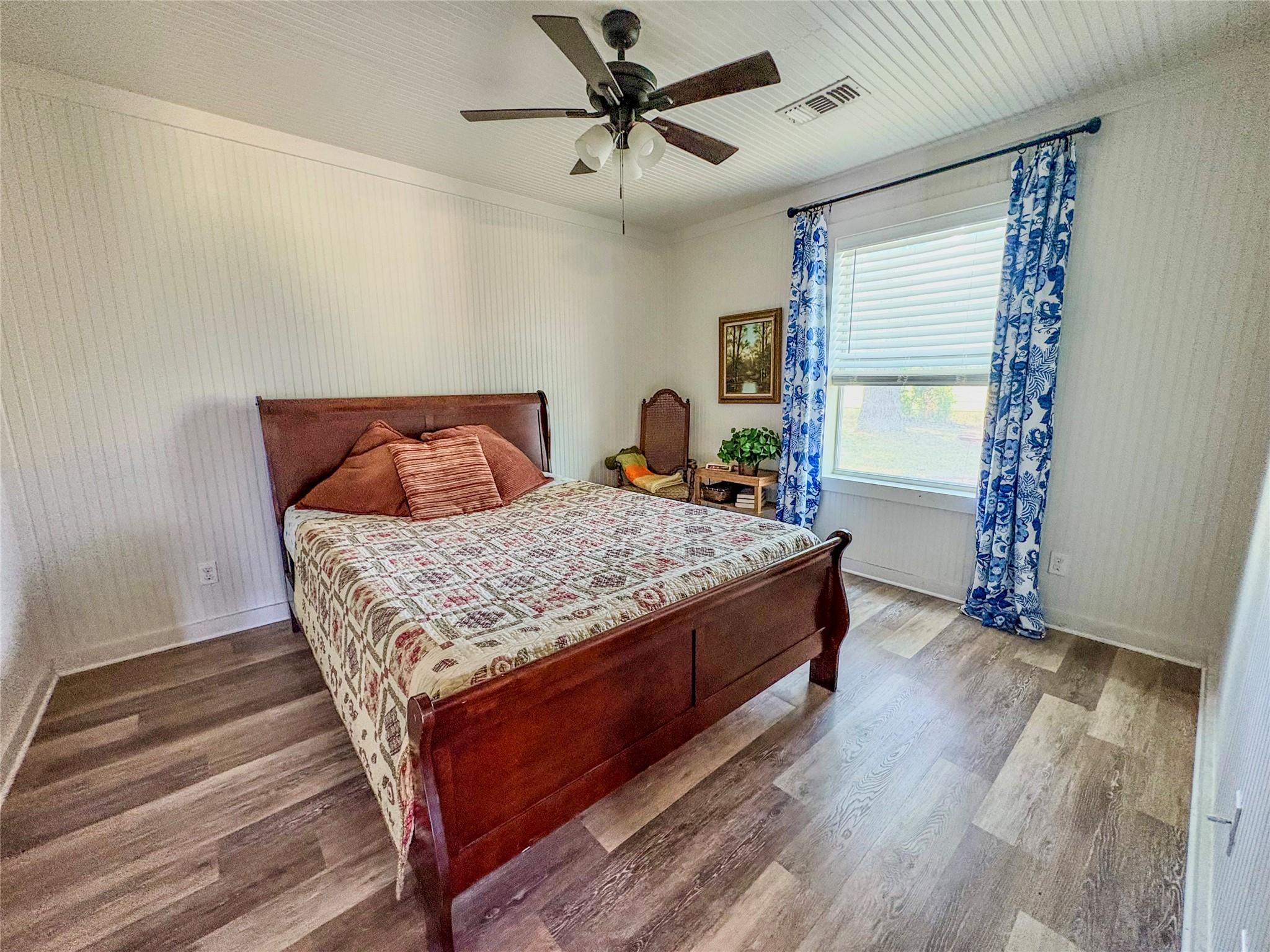 130 Sugar Hill Rd, Carmine, TX 78932