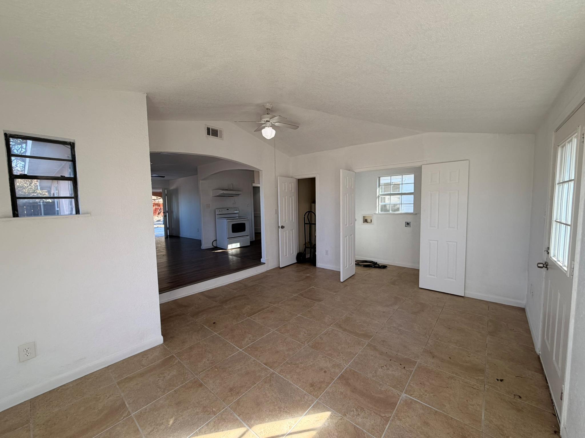 819 Rosehill Dr, San Antonio, TX 78213