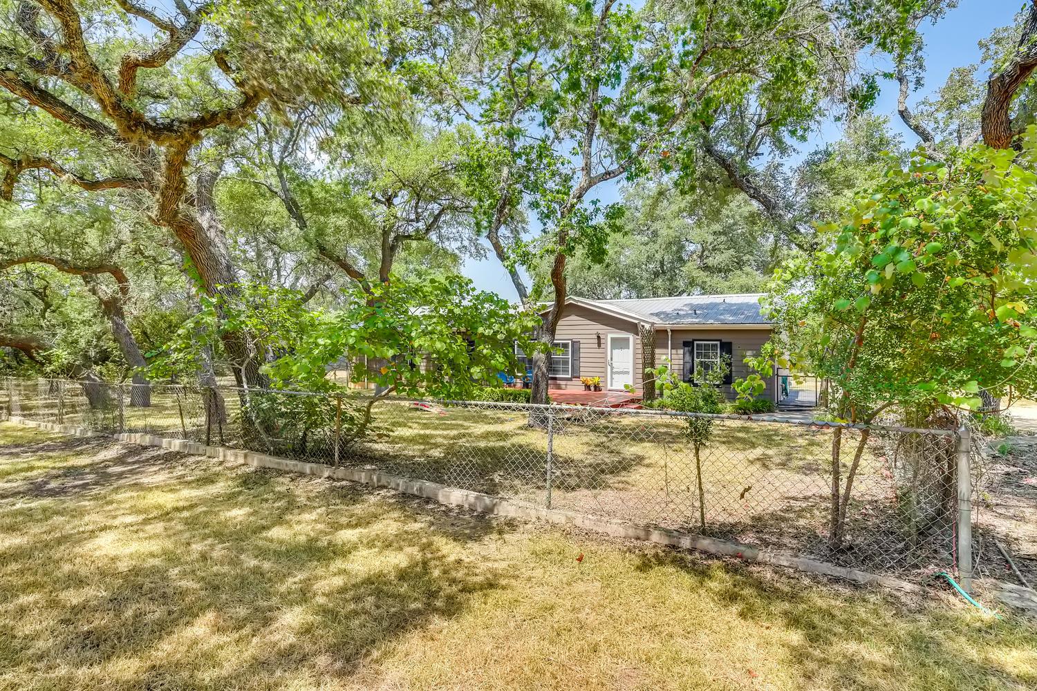 2023 Harmon Hills Rd, Dripping Springs, TX 78620
