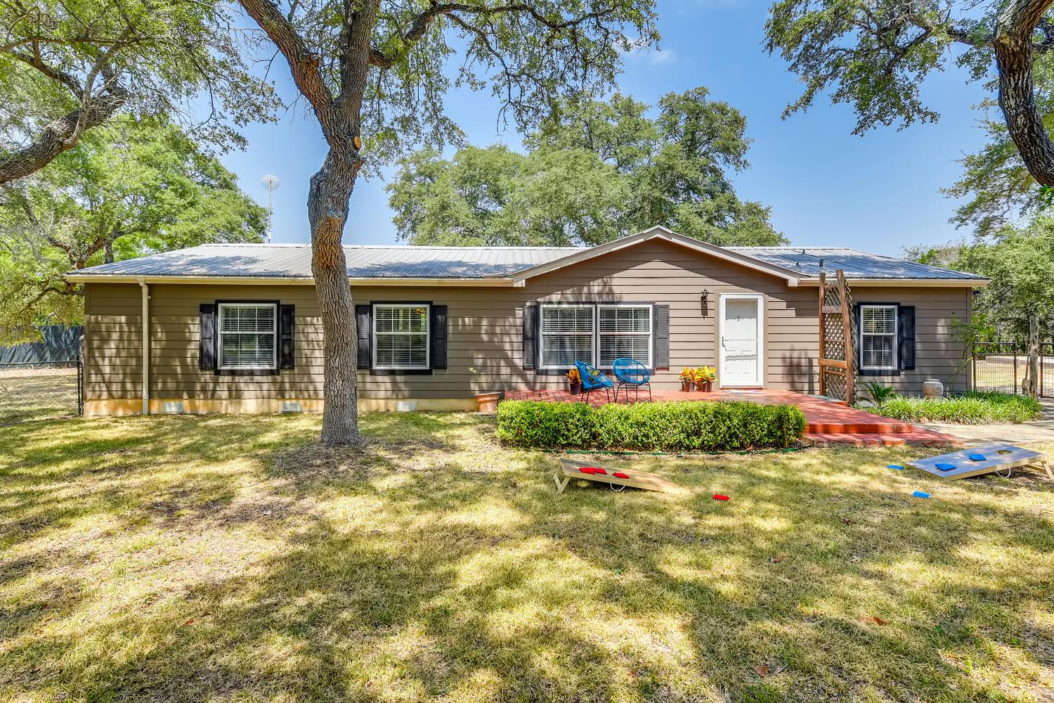 2023 Harmon Hills Rd, Dripping Springs, TX 78620