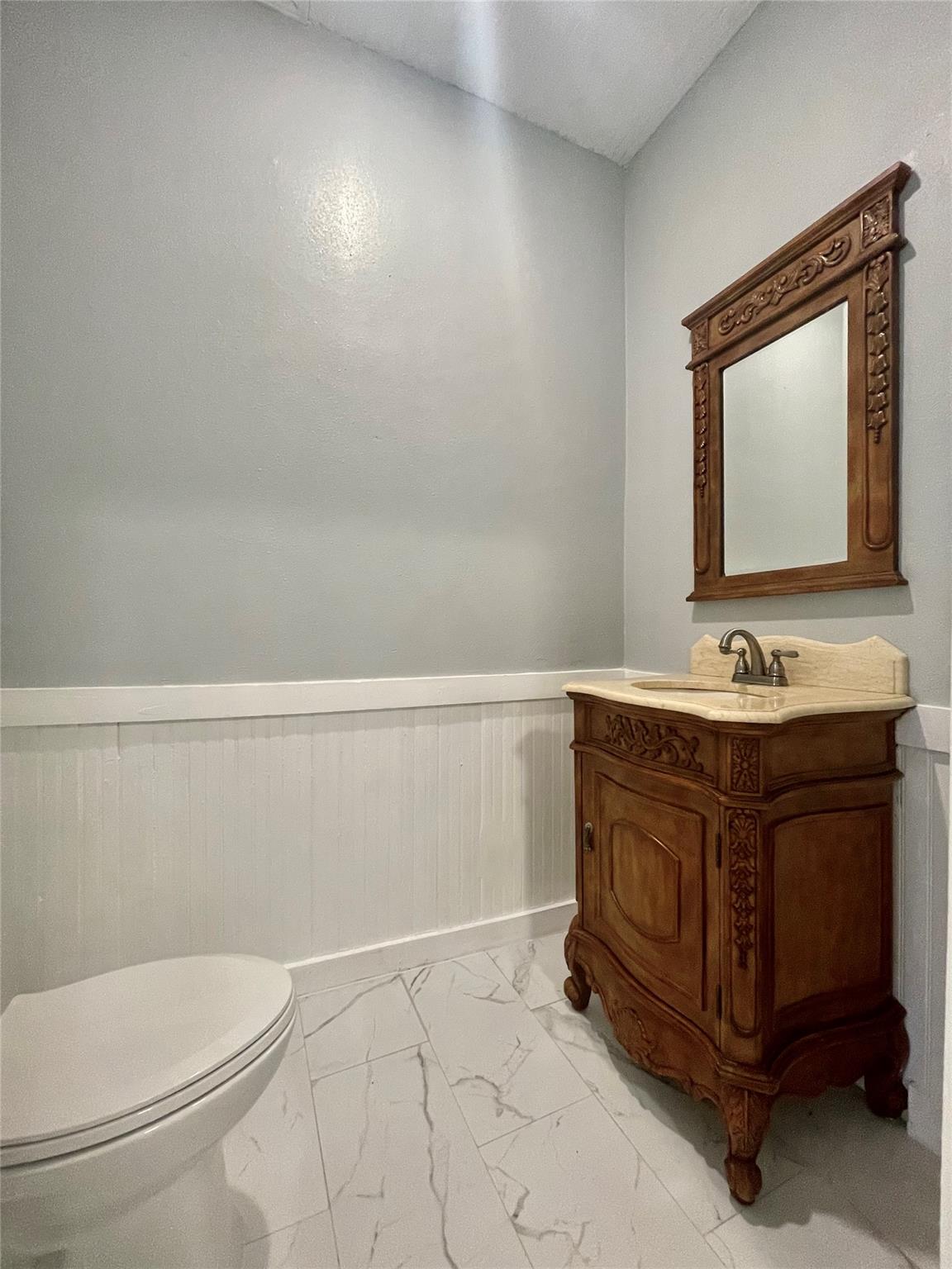 908 W Hopkins St, San Marcos, TX 78666