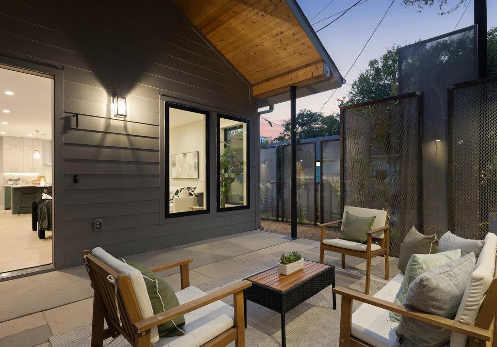 1401 E 3rd St # 1, Austin, TX 78702