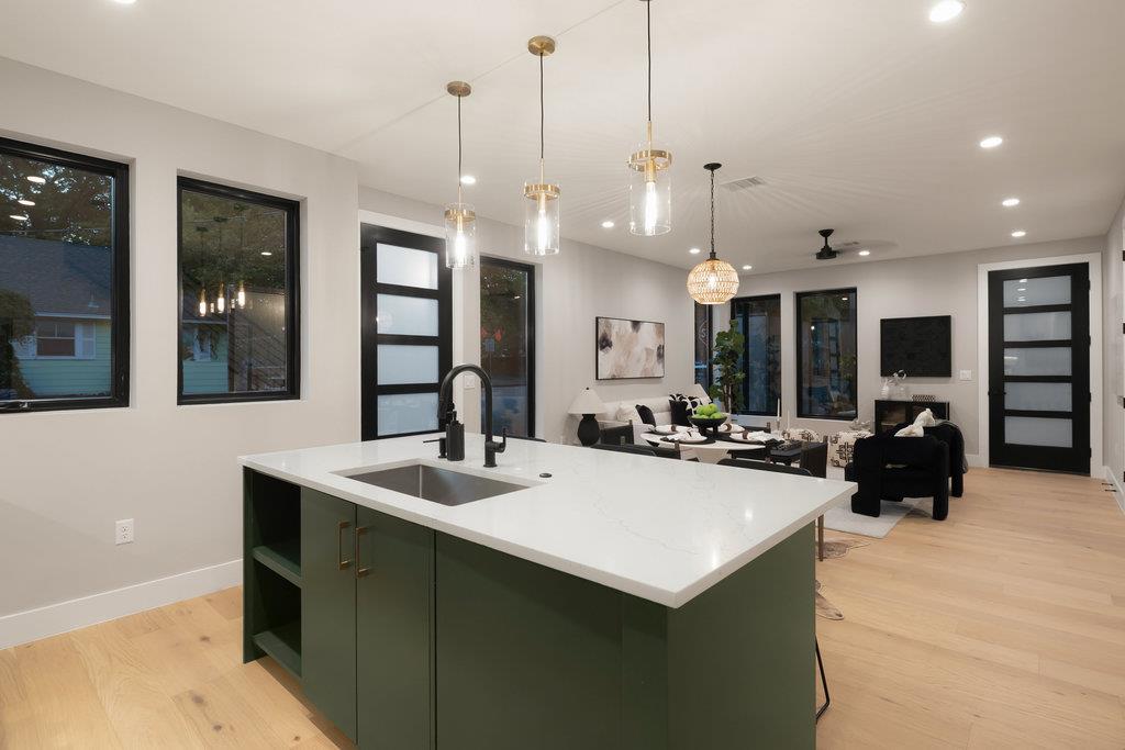 1401 E 3rd St # 1, Austin, TX 78702