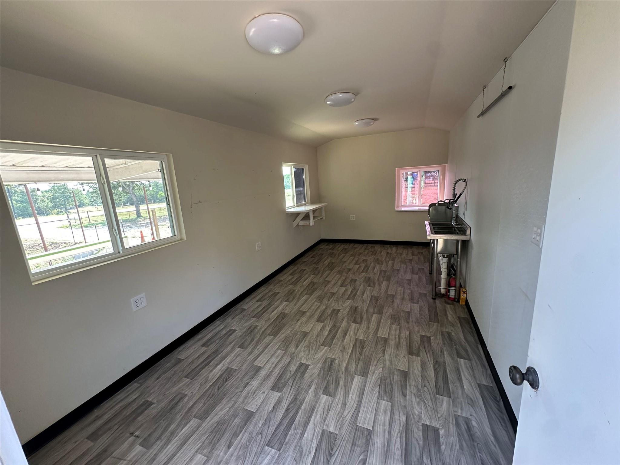 10096 S Us Highway 183 Highway, Lockhart, TX 78644