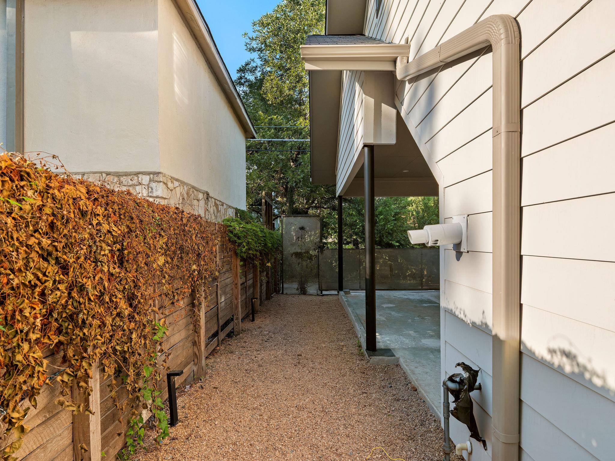 1401 E 3rd St # 2, Austin, TX 78702