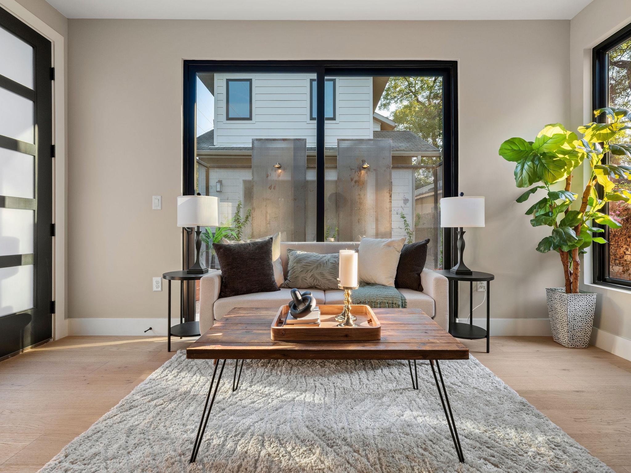 1401 E 3rd St # 2, Austin, TX 78702