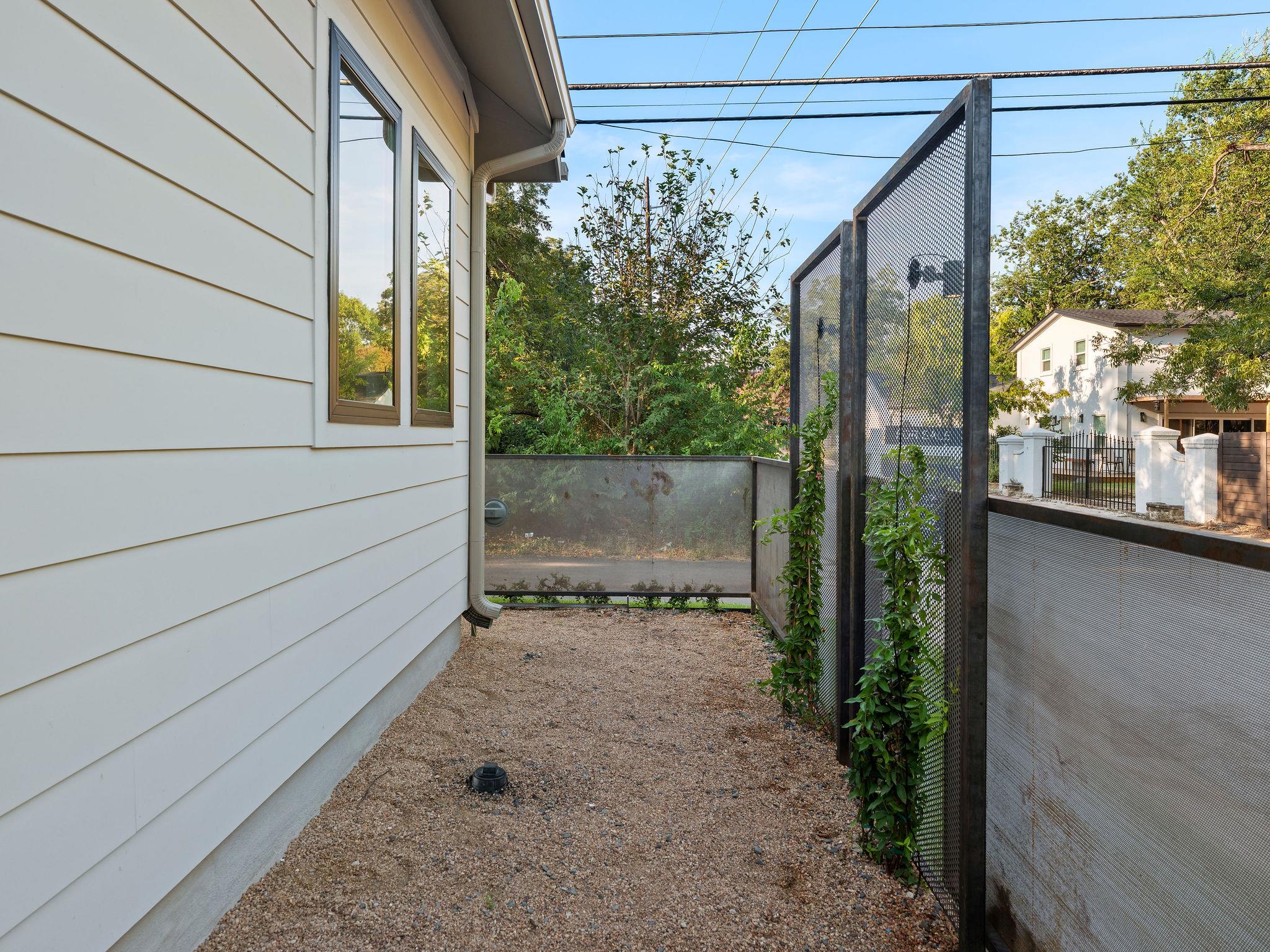 1401 E 3rd St # 2, Austin, TX 78702