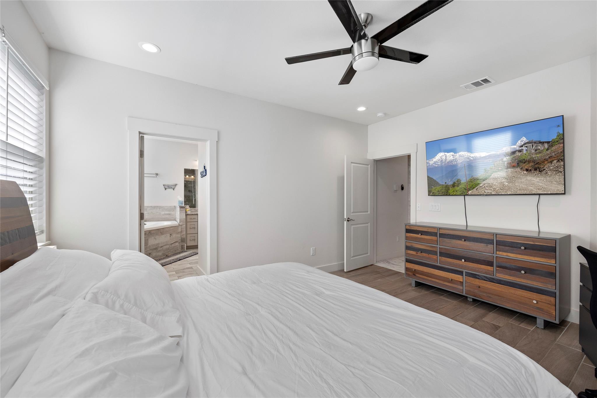 21513 Santa Carlo Ave, Lago Vista, TX 78645