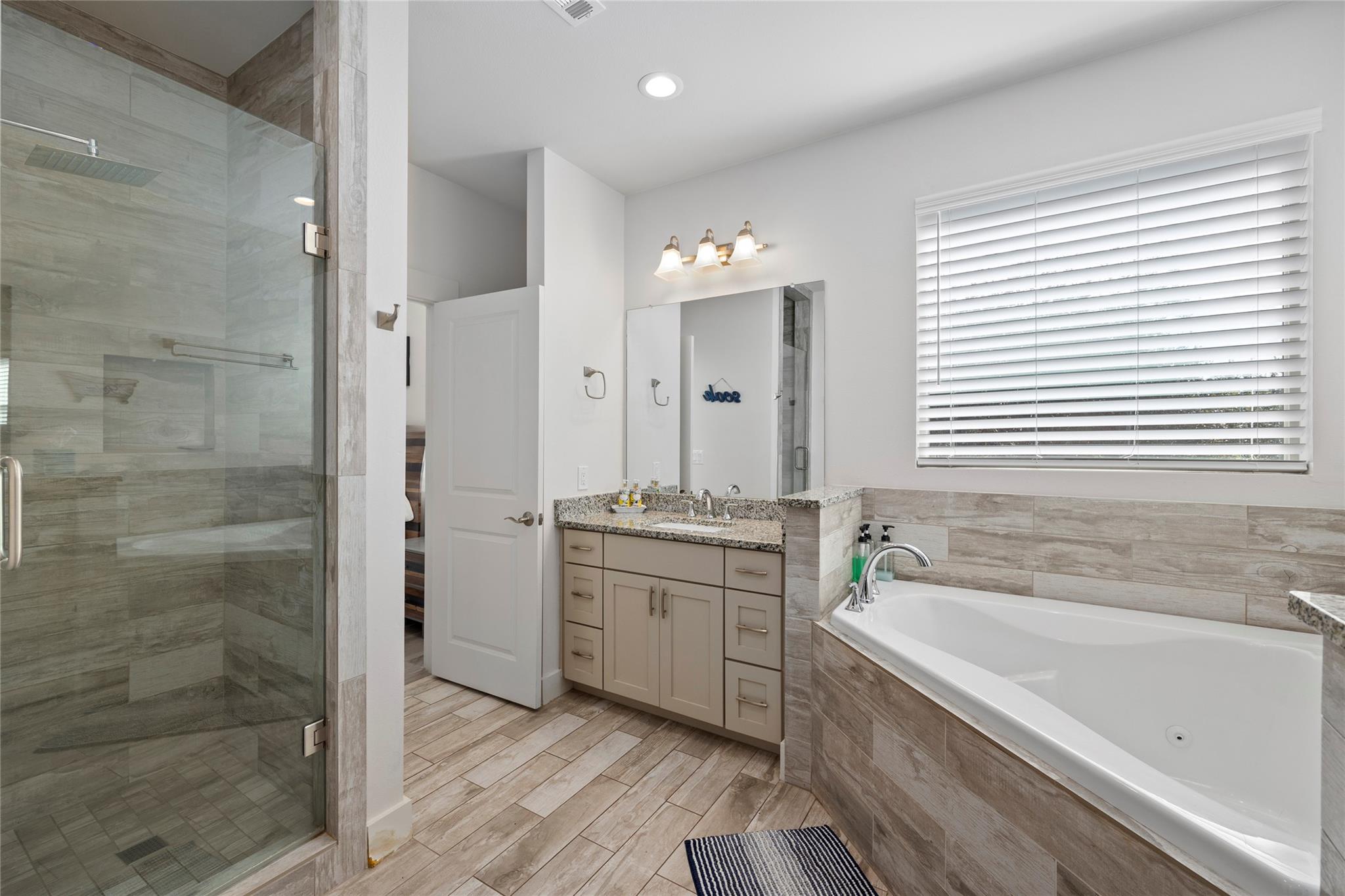 21513 Santa Carlo Ave, Lago Vista, TX 78645