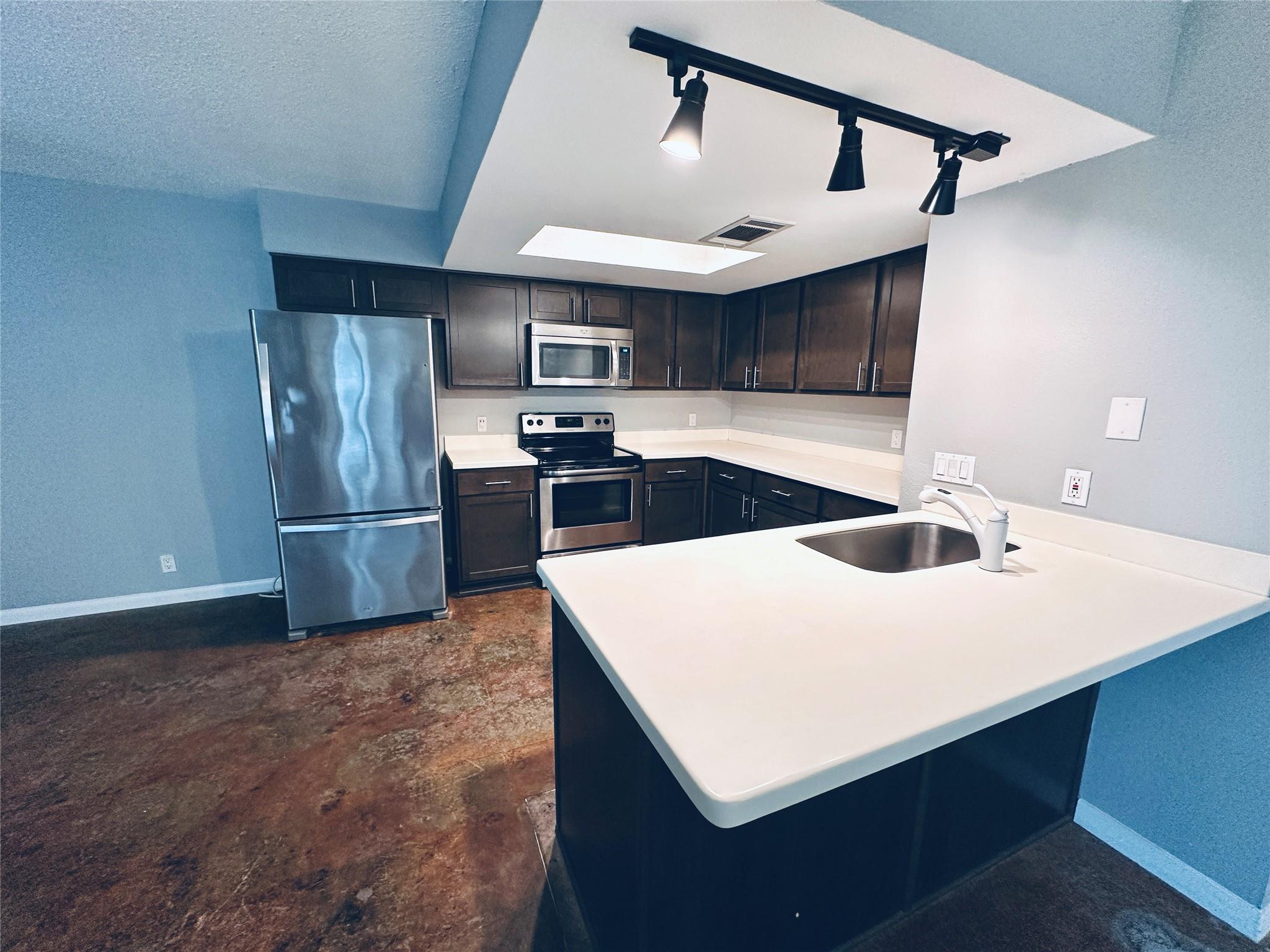 3416 Willowrun Dr # 4, Austin, TX 78704