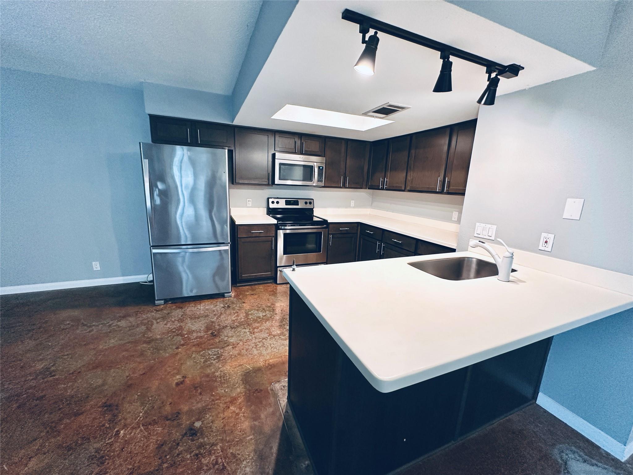 3416 Willowrun Dr # 4, Austin, TX 78704